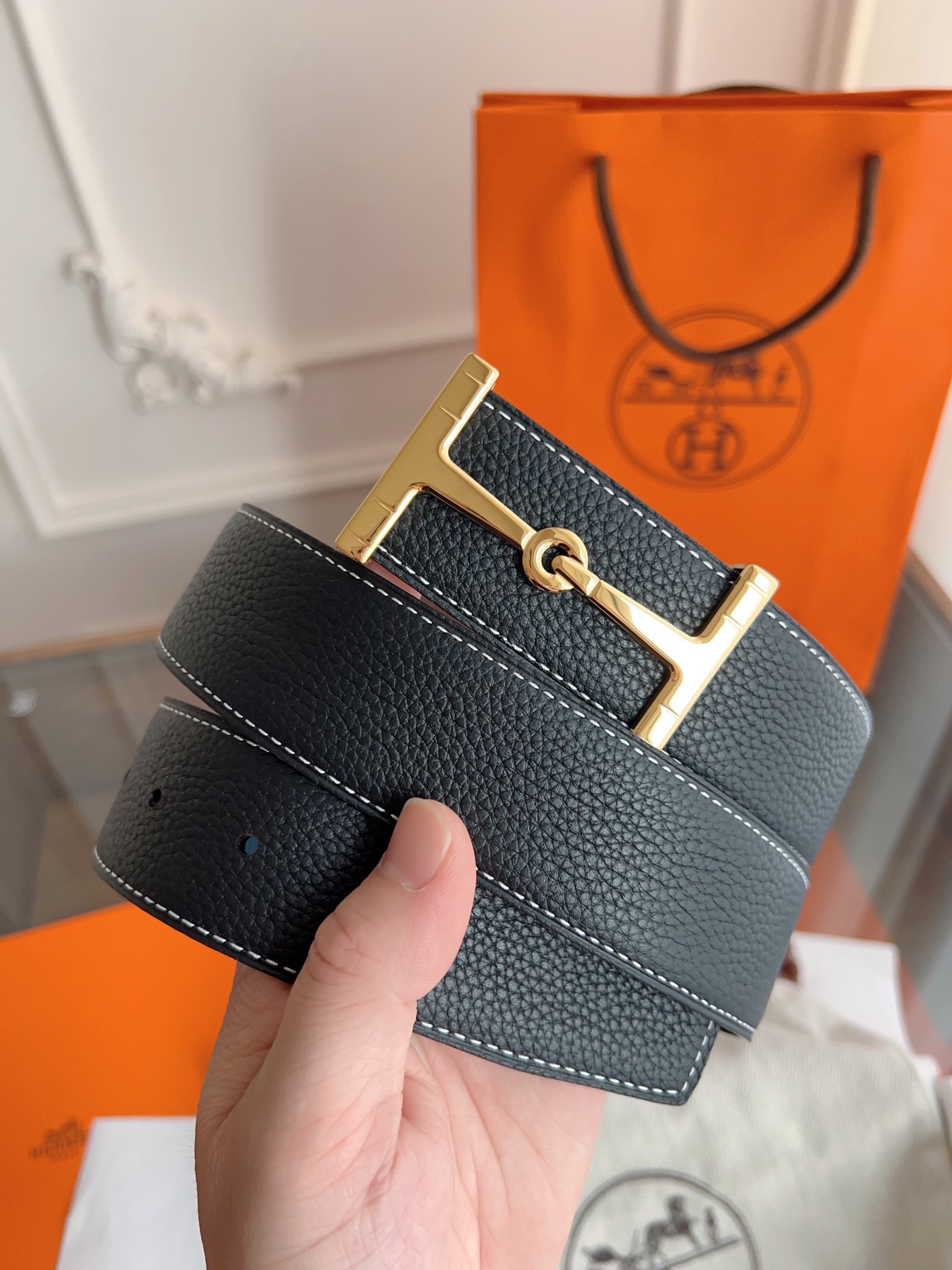  爱马仕 原单货品，宽度3.8cm 
双面头层togo荔枝纹，柔软皮料。
双面可用，精细做工，品质好货。