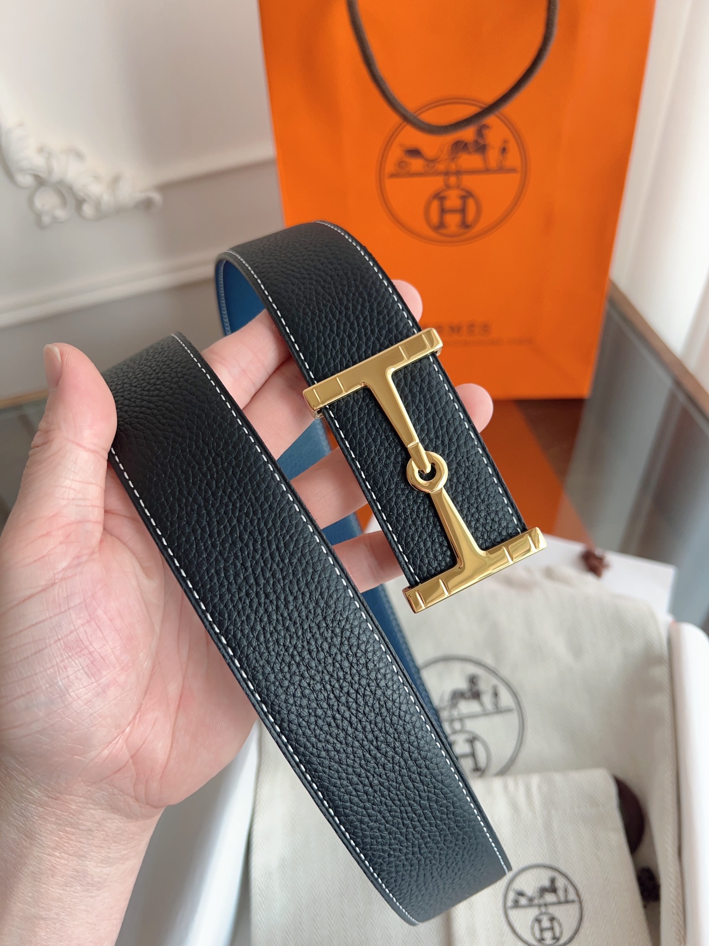  爱马仕 原单货品，宽度3.8cm 
双面头层togo荔枝纹，柔软皮料。
双面可用，精细做工，品质好货。