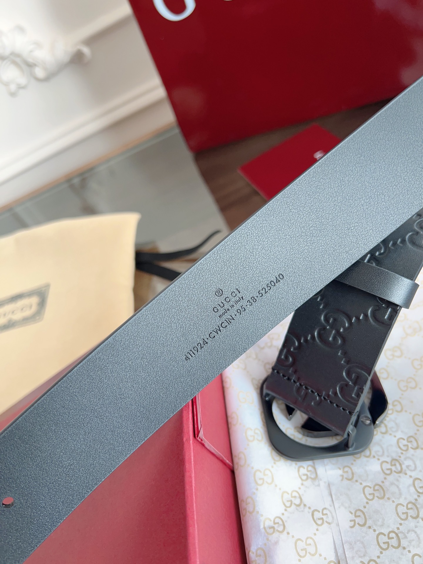  GUCCI 经典全皮压花 专柜新版logo横标，原版进口南非皮底，精品双G钢扣  高端品质，不惧对比，