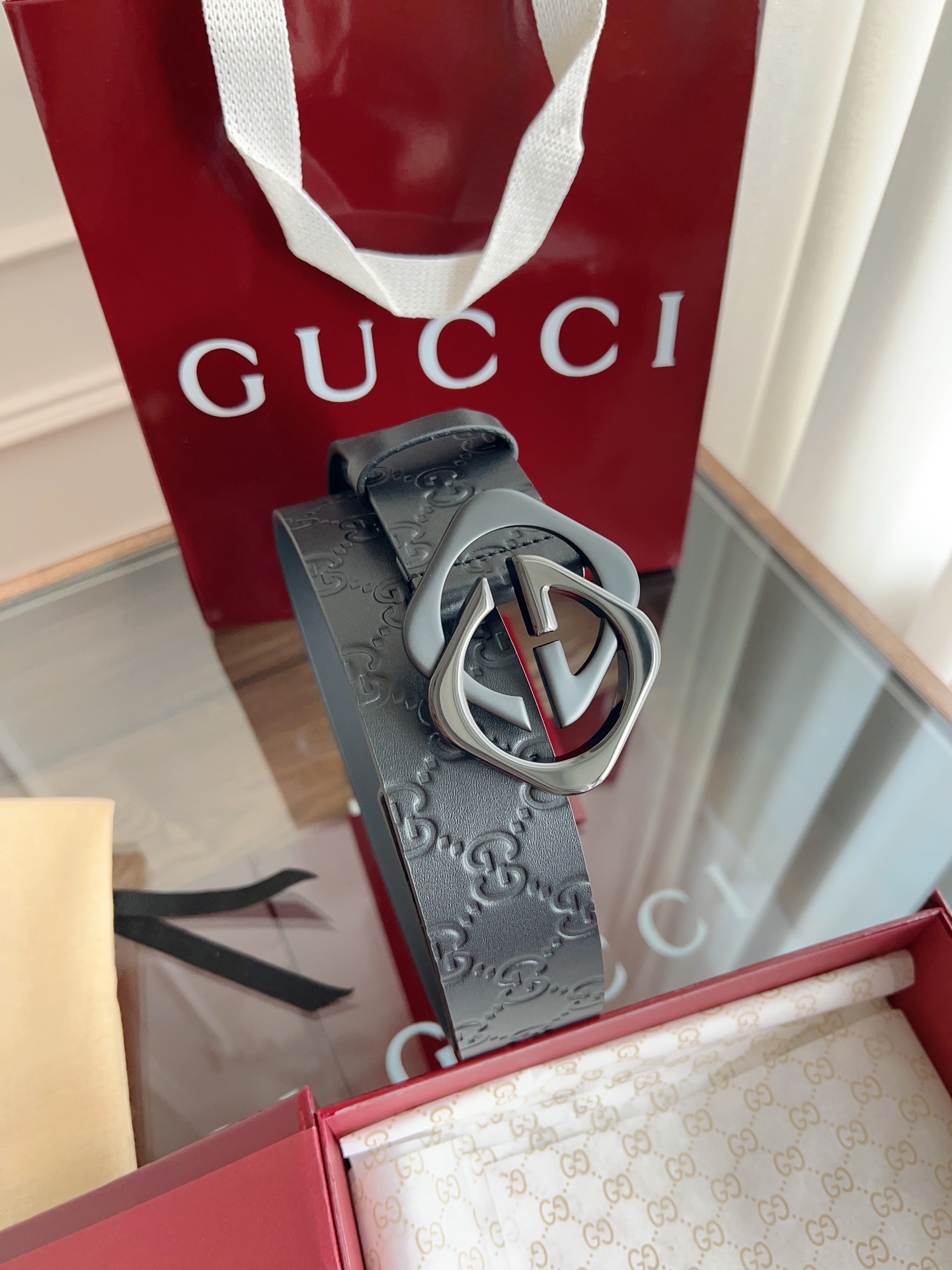  GUCCI 经典全皮压花 专柜新版logo横标，原版进口南非皮底，精品双G钢扣  高端品质，不惧对比，