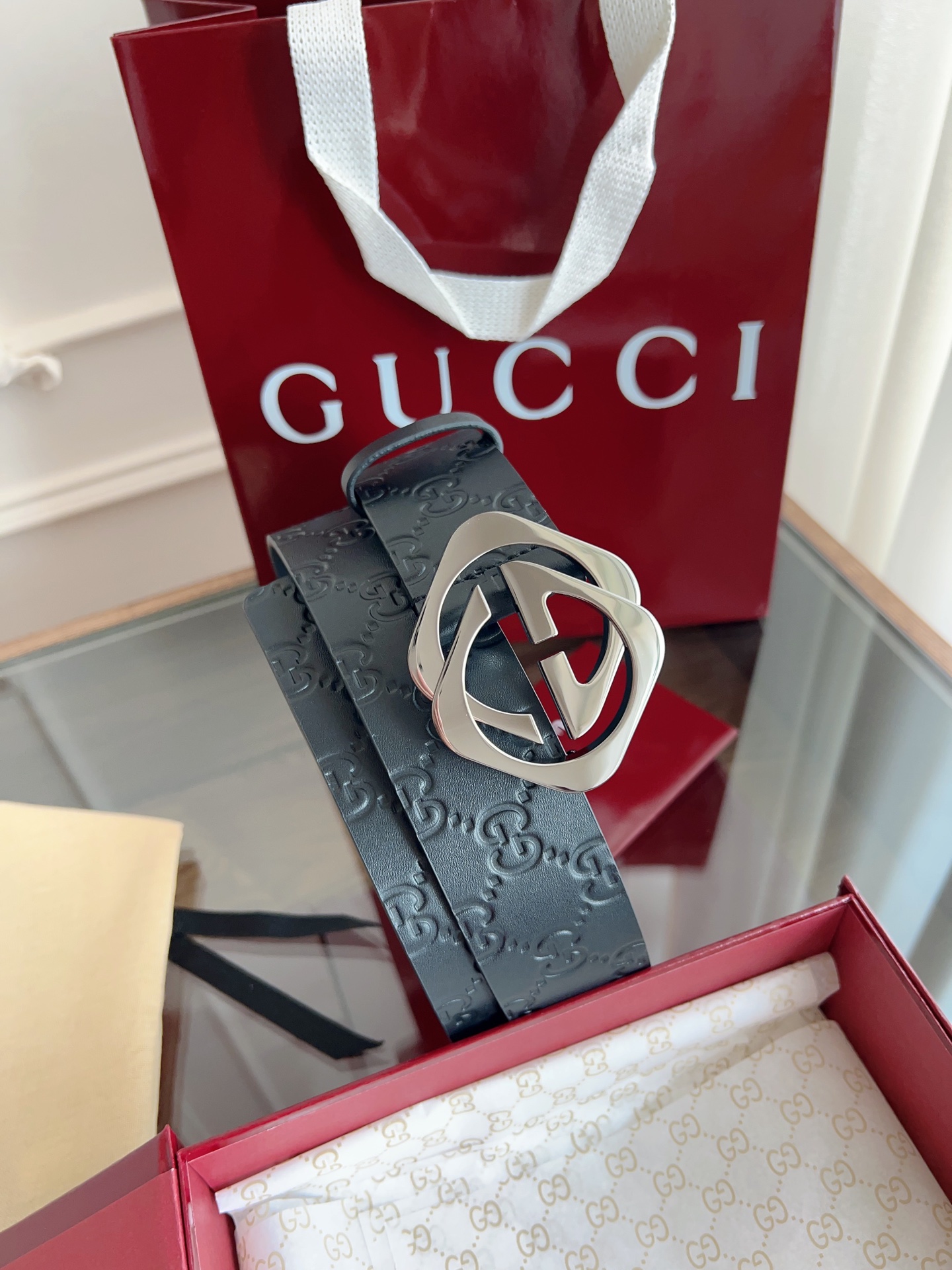  GUCCI 经典全皮压花 专柜新版logo横标，原版进口南非皮底，精品双G钢扣  高端品质，不惧对比，