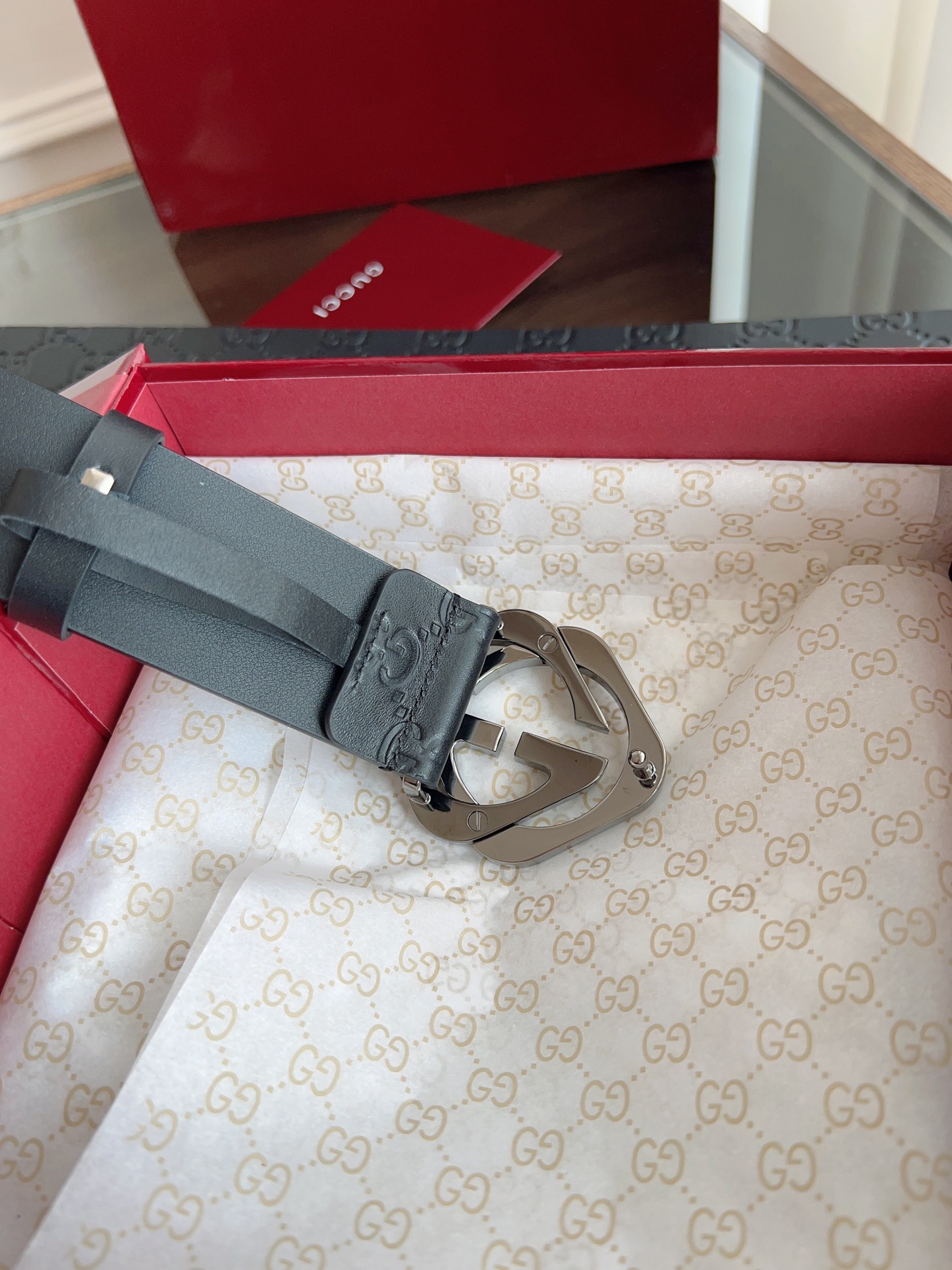  GUCCI 经典全皮压花 专柜新版logo横标，原版进口南非皮底，精品双G钢扣  高端品质，不惧对比，
