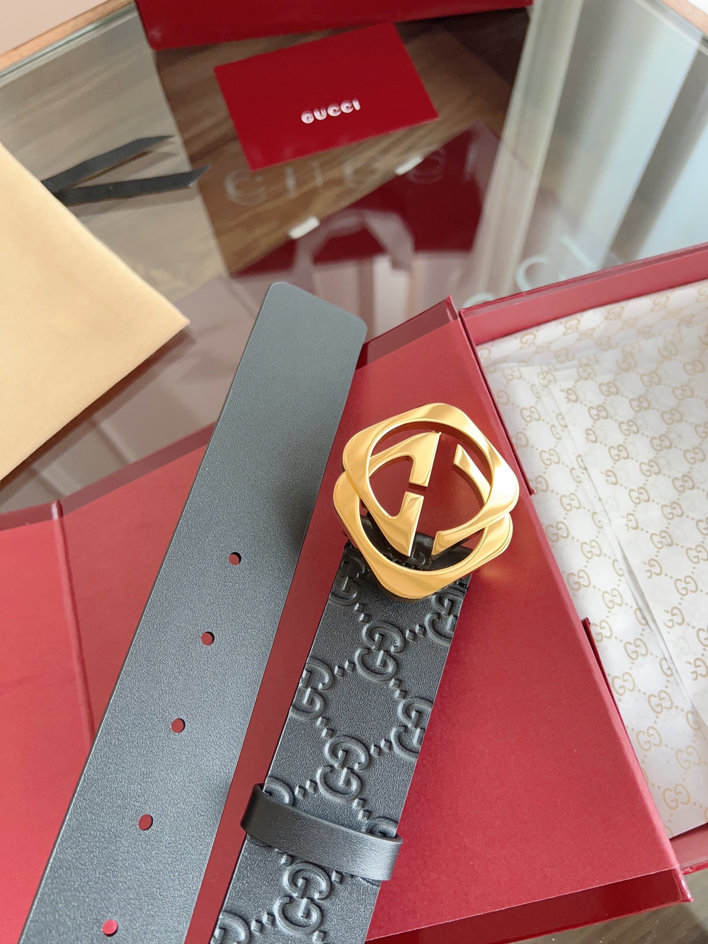  GUCCI 经典全皮压花 专柜新版logo横标，原版进口南非皮底，精品双G钢扣  高端品质，不惧对比，