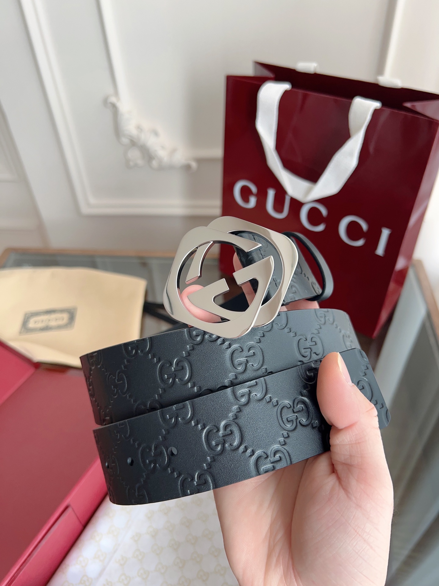  GUCCI 经典全皮压花 专柜新版logo横标，原版进口南非皮底，精品双G钢扣  高端品质，不惧对比，