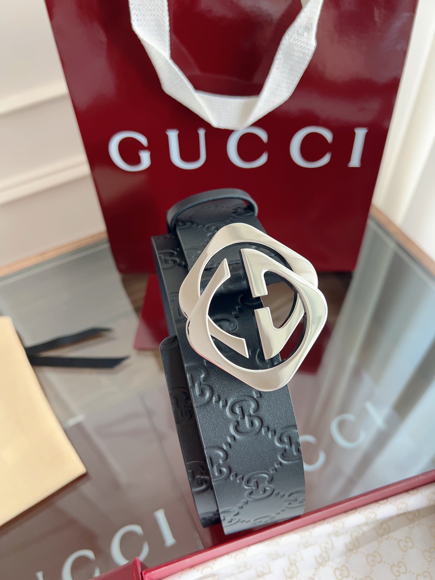  GUCCI 经典全皮压花 专柜新版logo横标，原版进口南非皮底，精品双G钢扣  高端品质，不惧对比，