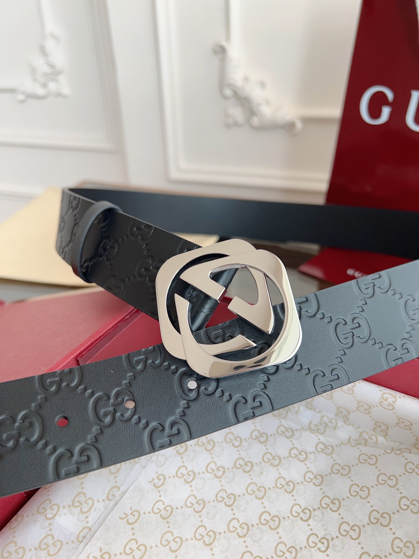  GUCCI 经典全皮压花 专柜新版logo横标，原版进口南非皮底，精品双G钢扣  高端品质，不惧对比，