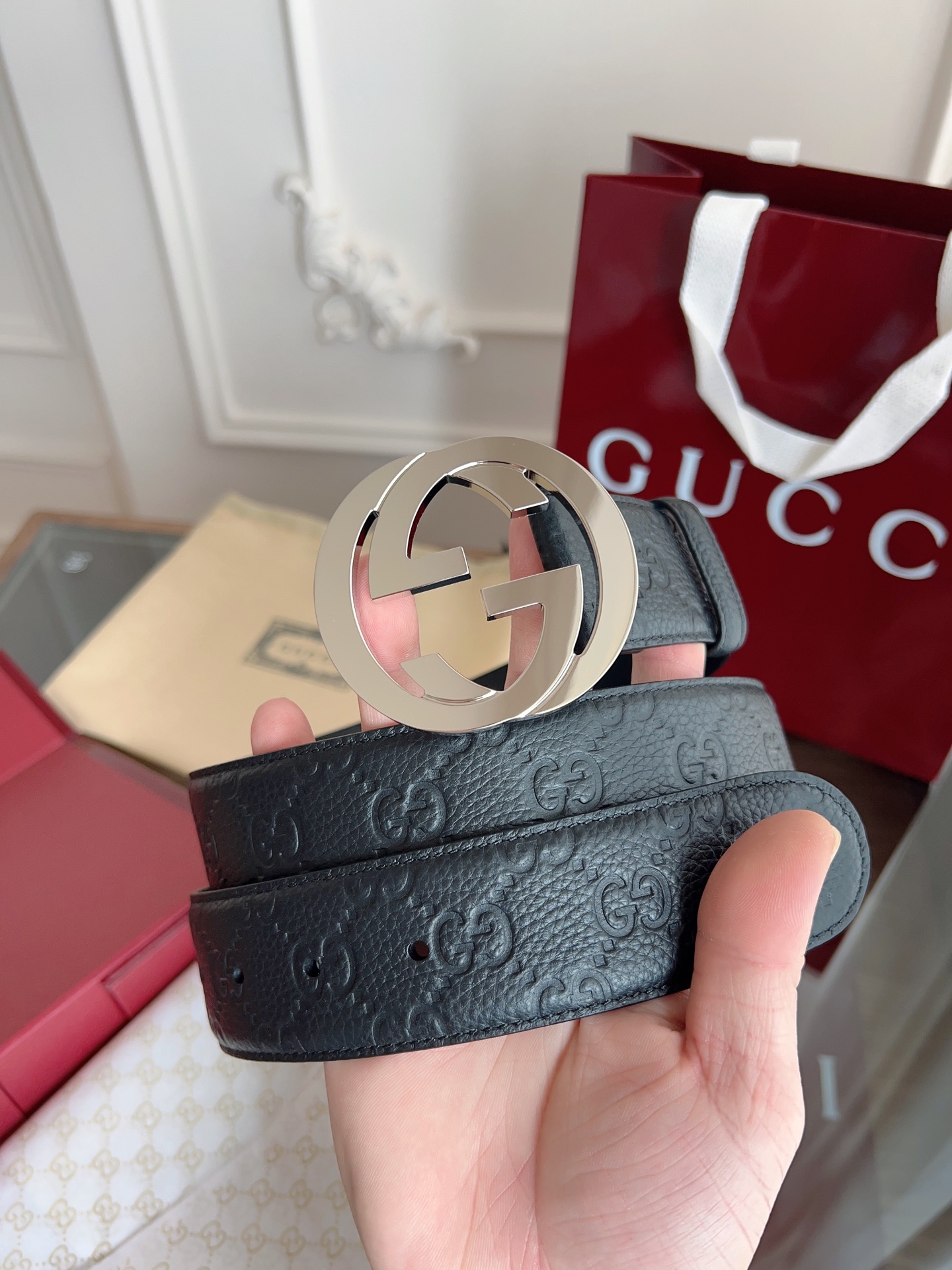 NO:140492,Original single GUCCI classic full leather embossing counter new version logo horizontal logo, original imported South African leather bottom, boutique double G steel buckle high-end quality, no fear of comparison, bright silver hardware Width 40mm, belt, gucci19860909原单 GUCCI 经典全皮压花 专柜新版logo横标,原版进口南非皮底,精品双G钢扣 高端品质,不惧对比,亮银五金 宽度40mm,皮带,gucci,Belt