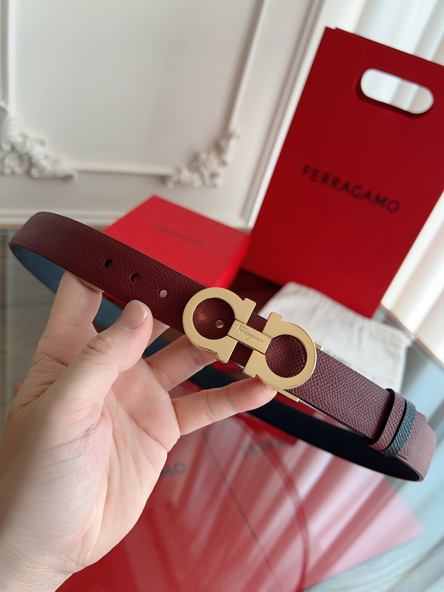 【Ferragamo】菲拉格慕·高端品质 ．双面色可用．长度可自行裁剪达到修身效果．材料：带身彩用进口头