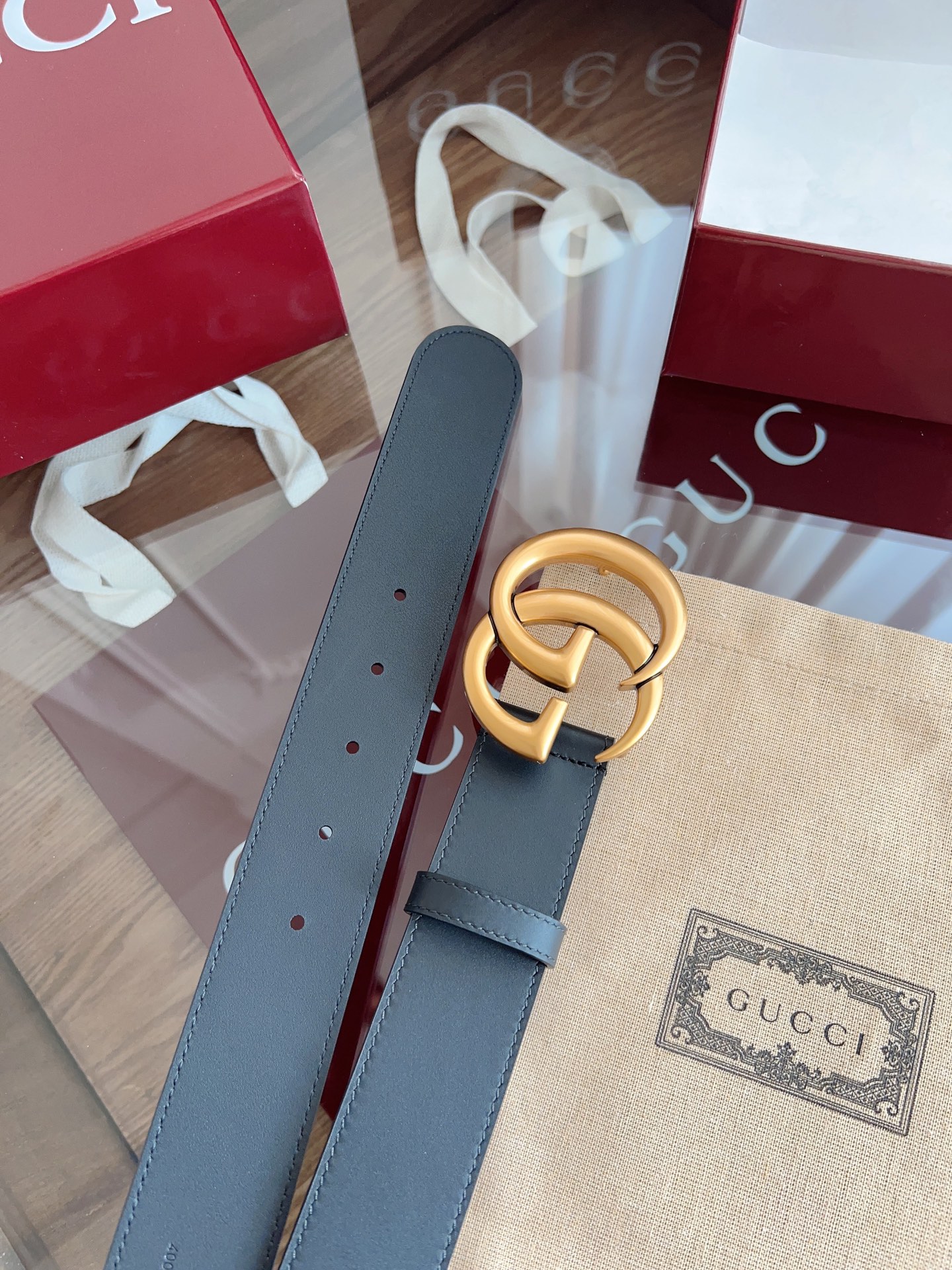 NO:703833,GUCCI first-layer calfskin, width 4.0cm, new logo horizontal mark at the counter, original imported South African leather sole, exquisite double G copper buckle, high-end quality, not afraid of contrast., belt, gucci, cowhide19860909GUCCI 表面头层小牛皮 宽度4.0cm 专柜新版logo横标,原版进口南非皮底,精品双G铜扣 高端品质,不惧对比.,皮带,gucci,cowhide,Belt