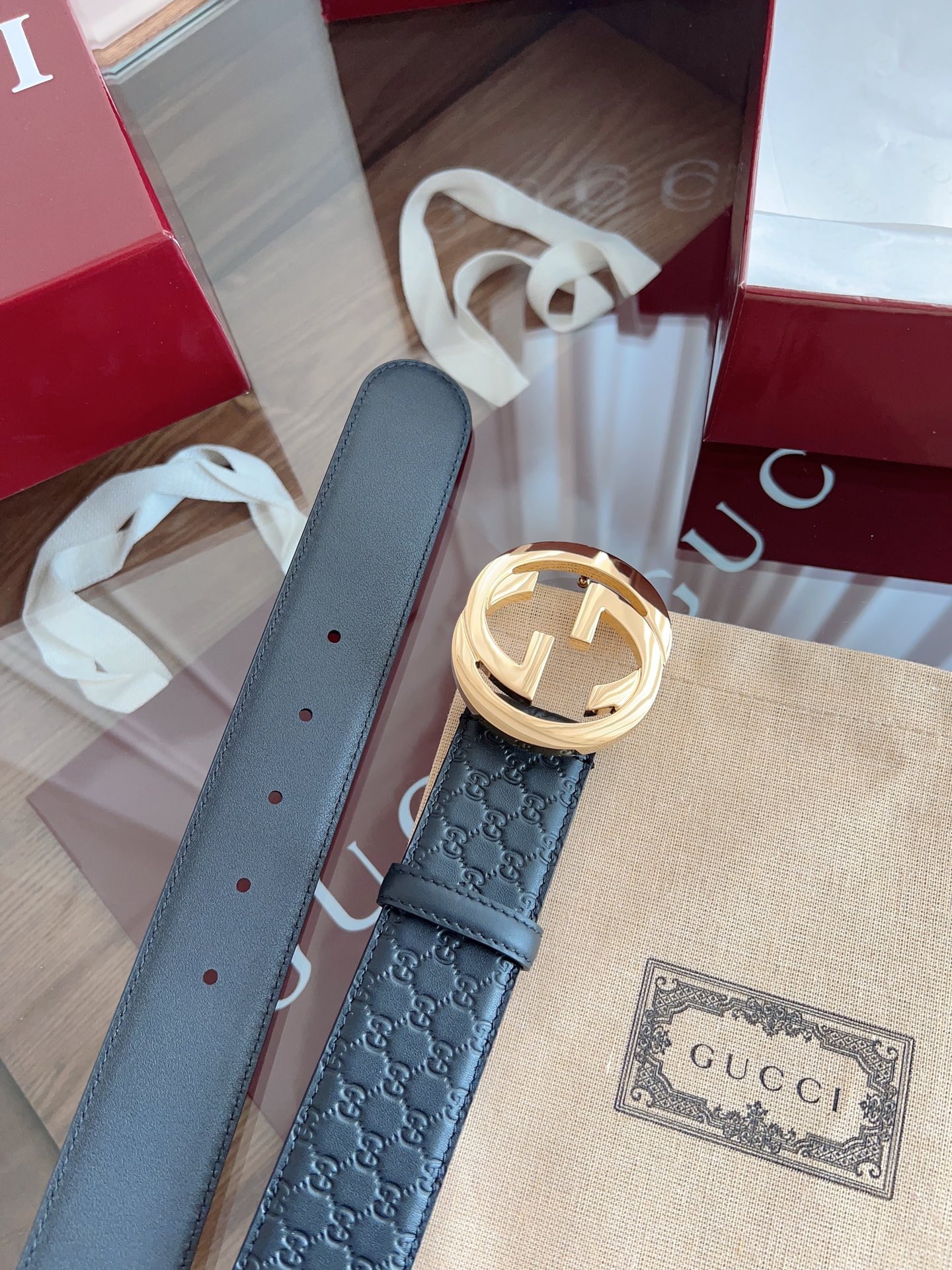 NO:703786,GUCCI classic cowhide with small embossing, width 4.0cm, counter new version logo horizontal mark, original imported South African leather sole, exquisite double G copper buckle, high-end quality, not afraid of contrast., belt, gucci, cowhide19860909GUCCI 经典牛皮小压花 宽度4.0cm 专柜新版logo横标,原版进口南非皮底,精品双G铜扣 高端品质,不惧对比.,皮带,gucci,cowhide,Belt