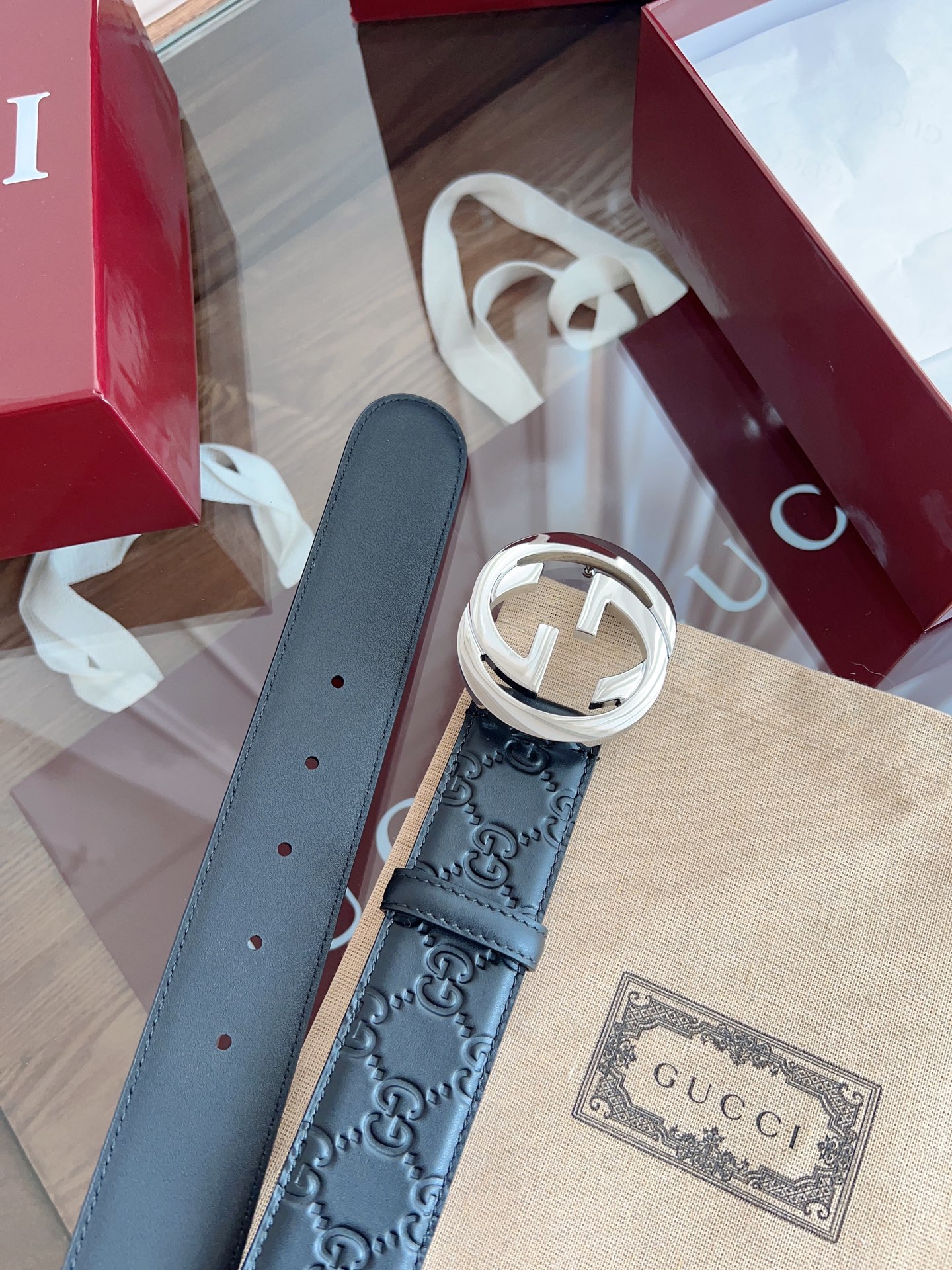 NO:703790,GUCCI calfskin classic embossed, width 4.0cm, counter new version logo horizontal mark, original imported South African leather sole, exquisite double G copper buckle, high-end quality, not afraid of contrast., belt, gucci, cowhide19860909GUCCI 小牛皮经典压花 宽度4.0cm 专柜新版logo横标,原版进口南非皮底,精品双G铜扣 高端品质,不惧对比.,皮带,gucci,cowhide,Belt