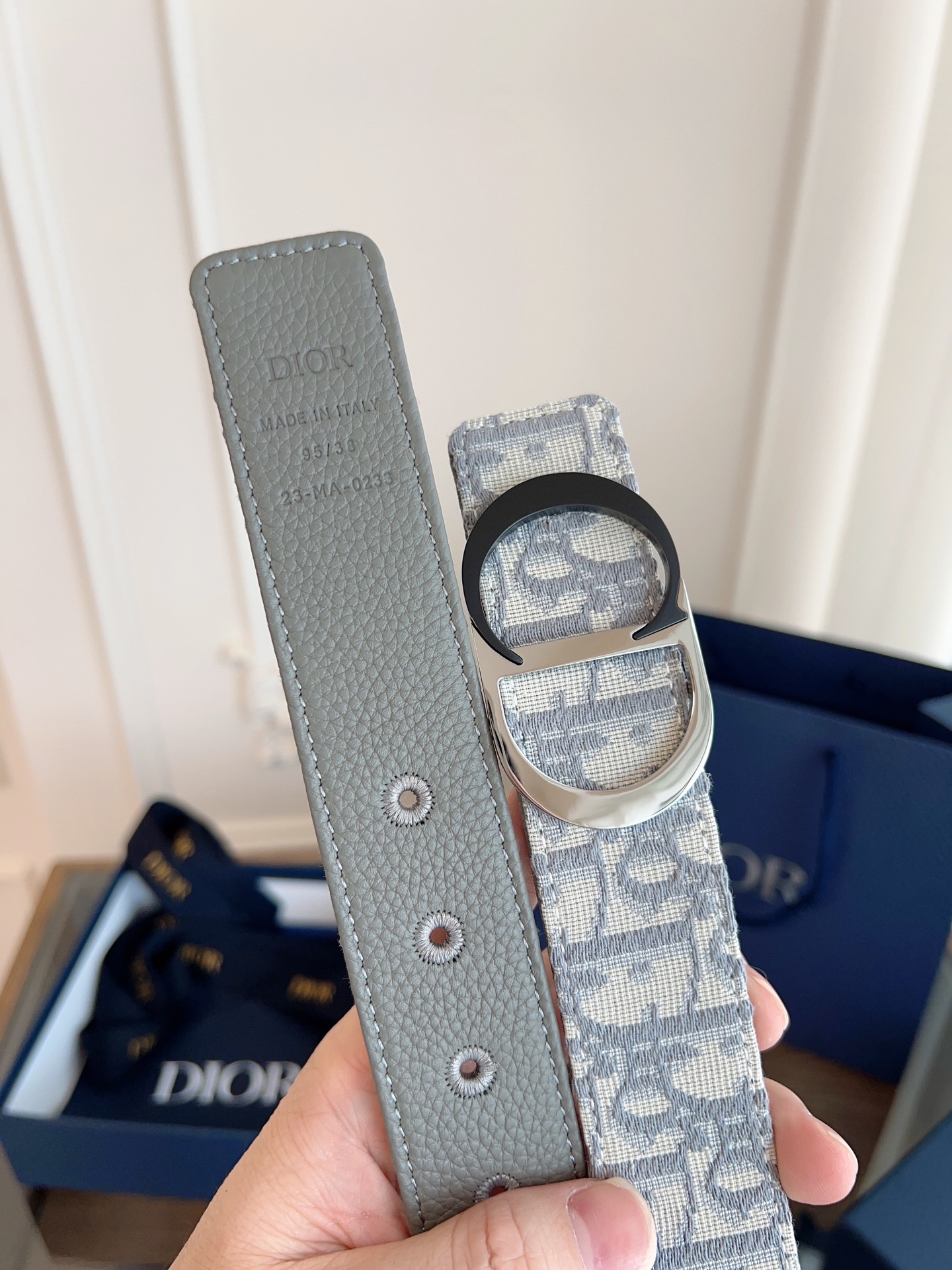 Dior 代购级《DIOR》迪奥/加强版，Oblique灰布/黑色牛皮 品质毋庸置疑 没有更好 只有最好 尺寸3.5厘米