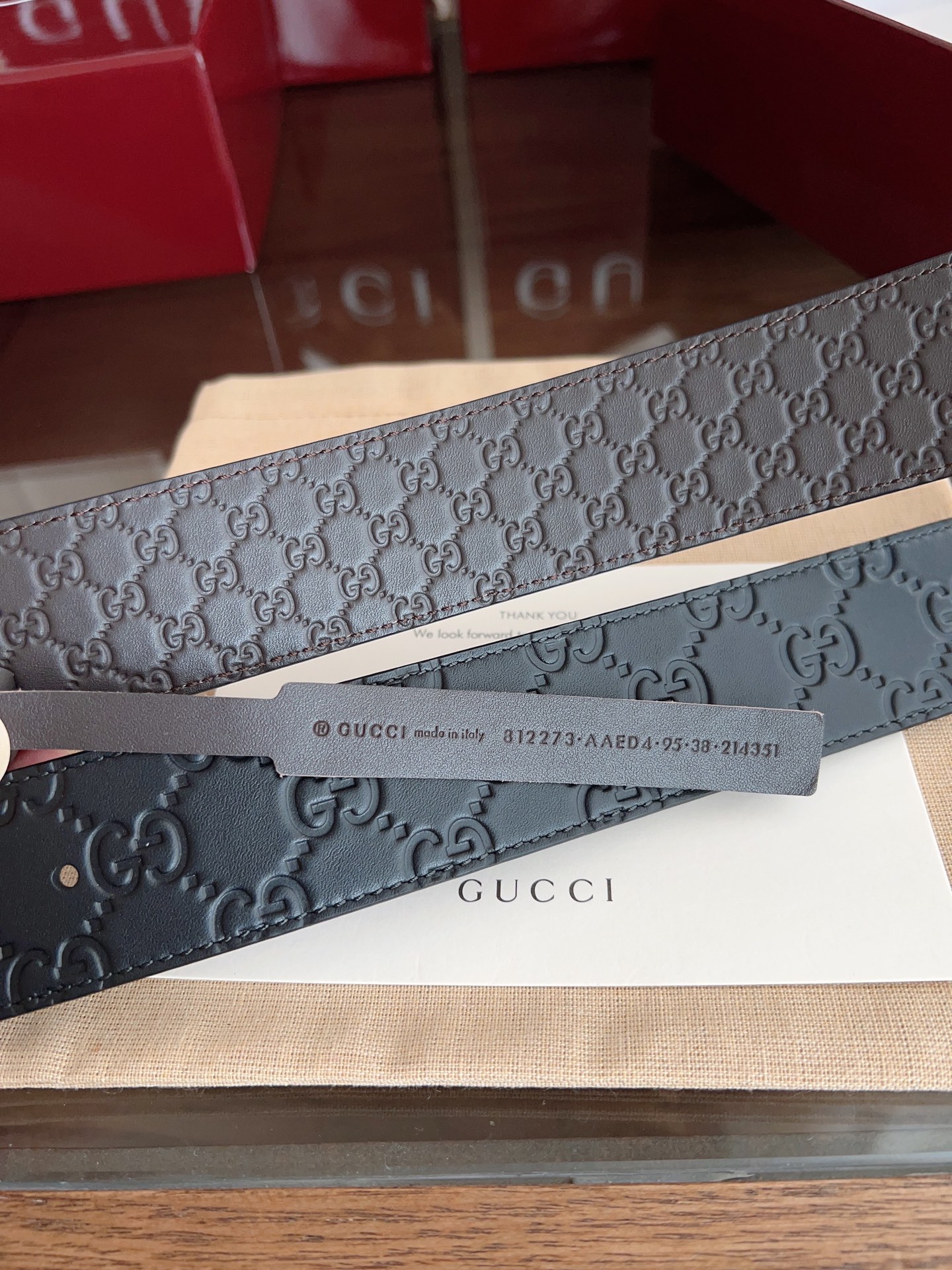   绝美gucci 双G扣男士新款腰帶 專櫃同步 寬4厘米 雙面進口小牛皮压花雙色可用  精緻真空電鍍雙G鋼扣 時尚百搭款 P190