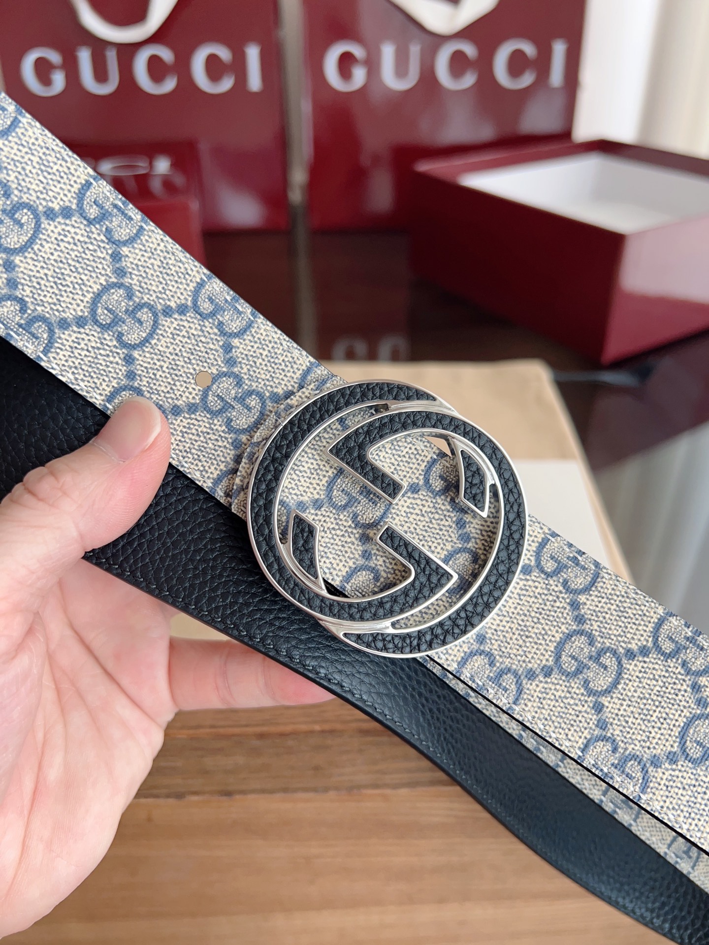  绝美gucci 双G扣男士新款腰帶 專櫃同步 寬4厘米 帶身帆布咖老花-拼進口荔枝紋黑色 精緻真空電鍍雙G鋼扣 雙面可用  P180
  