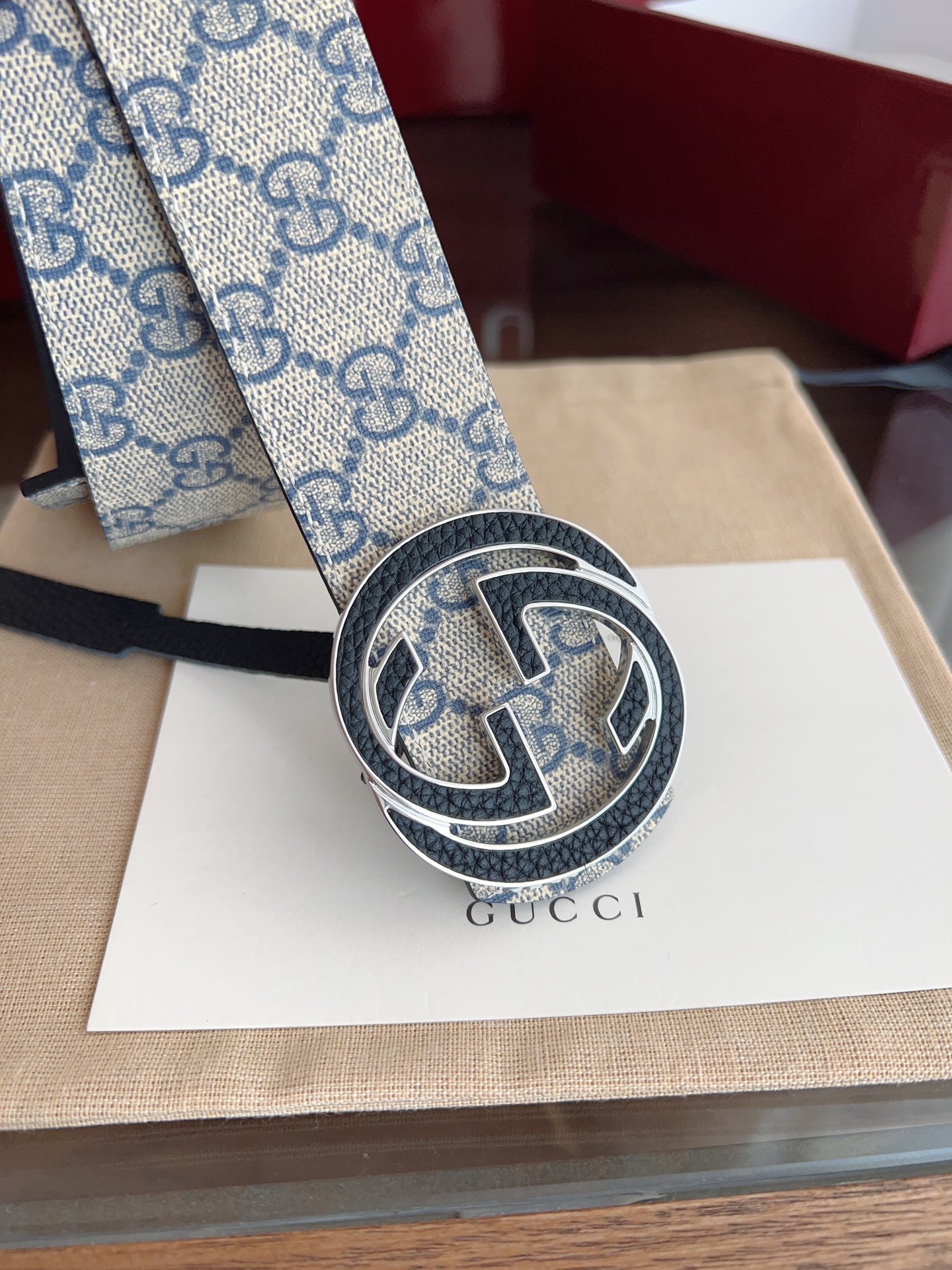  绝美gucci 双G扣男士新款腰帶 專櫃同步 寬4厘米 帶身帆布咖老花-拼進口荔枝紋黑色 精緻真空電鍍雙G鋼扣 雙面可用  P180
  