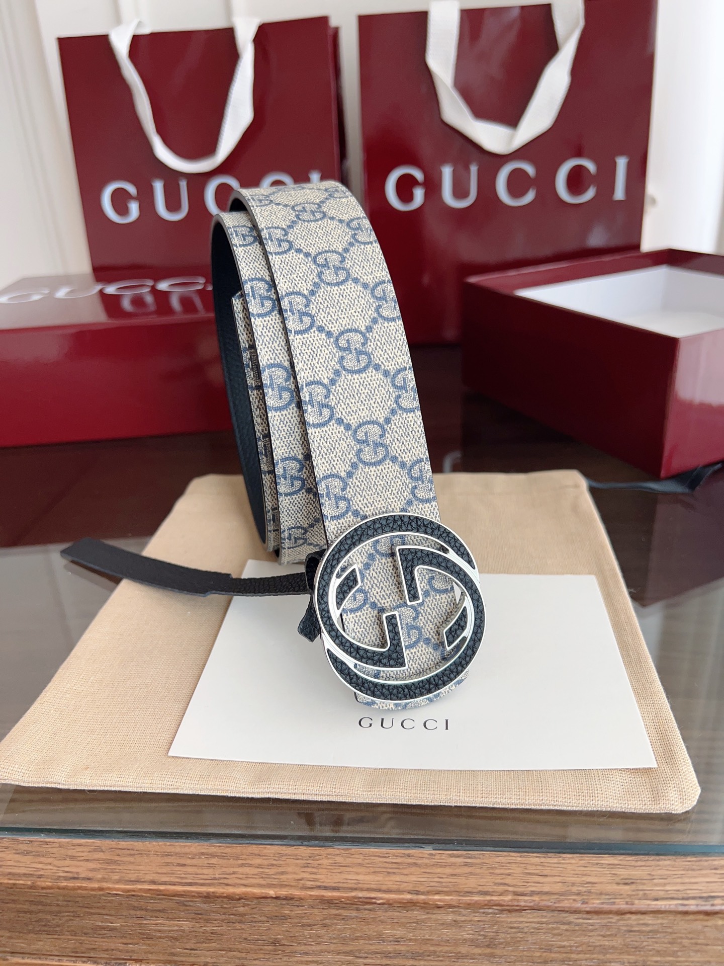  绝美gucci 双G扣男士新款腰帶 專櫃同步 寬4厘米 帶身帆布咖老花-拼進口荔枝紋黑色 精緻真空電鍍雙G鋼扣 雙面可用  P180
  