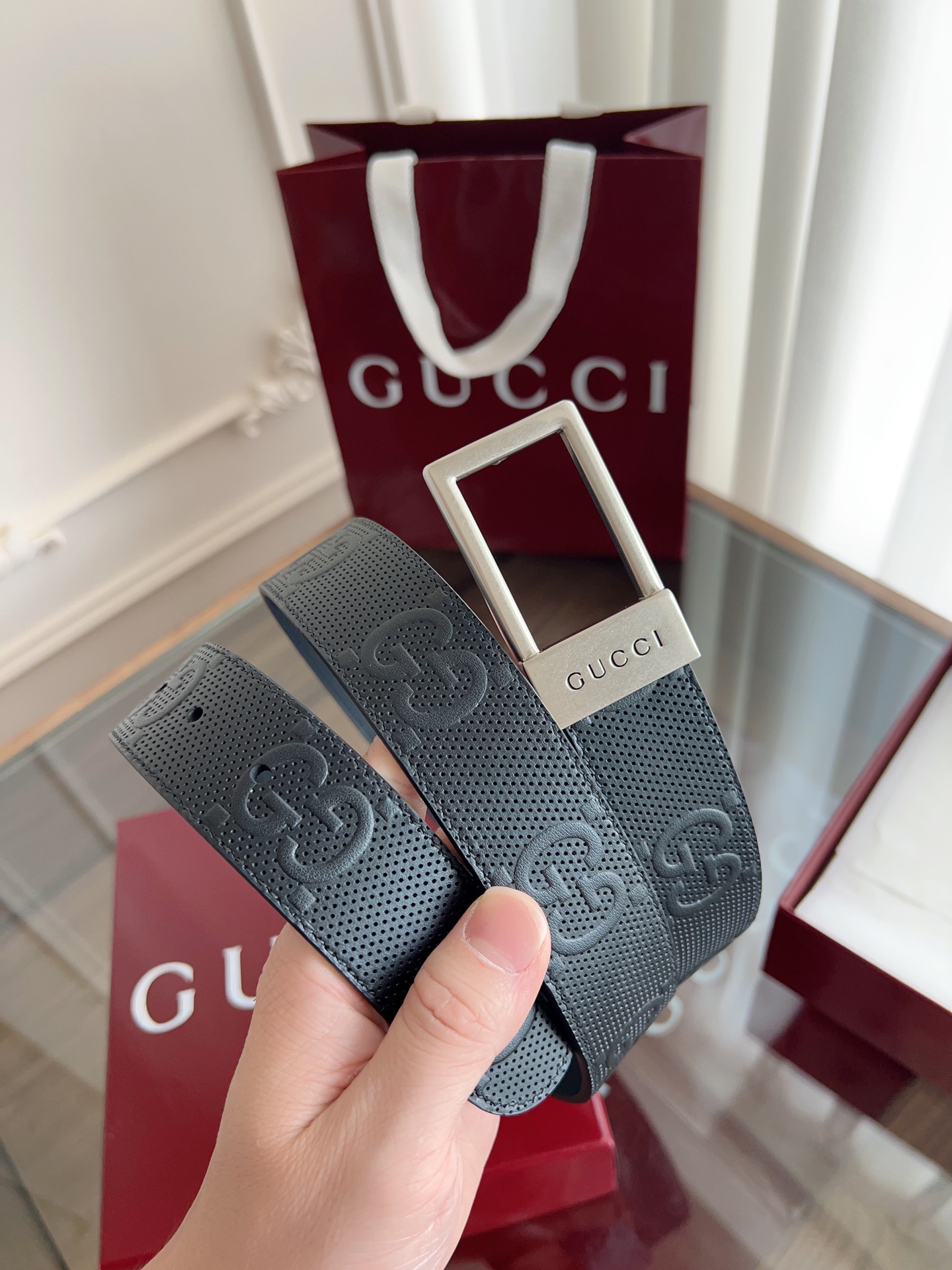 حزام Gucci رجالي جديد بإبزيم مربع، جلد محبب أسود، عرض 3.5 سم