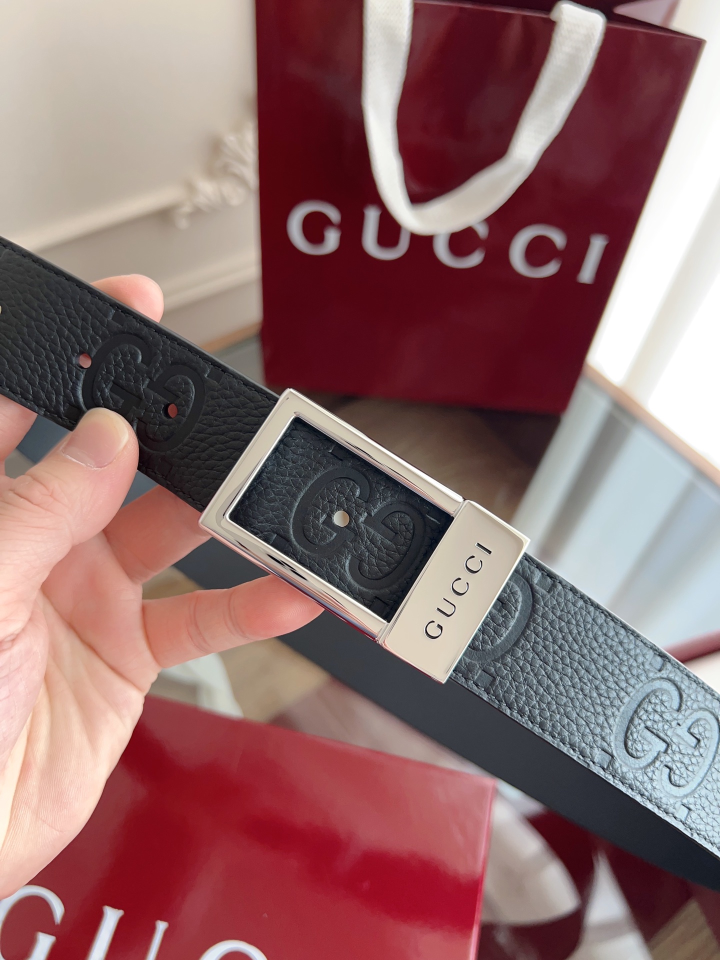  绝美gucci 方扣男士新款腰帶 專櫃同步 寬3.5厘米 帶身经典压花-拼進口硅胶底黑色 精緻真空電鍍