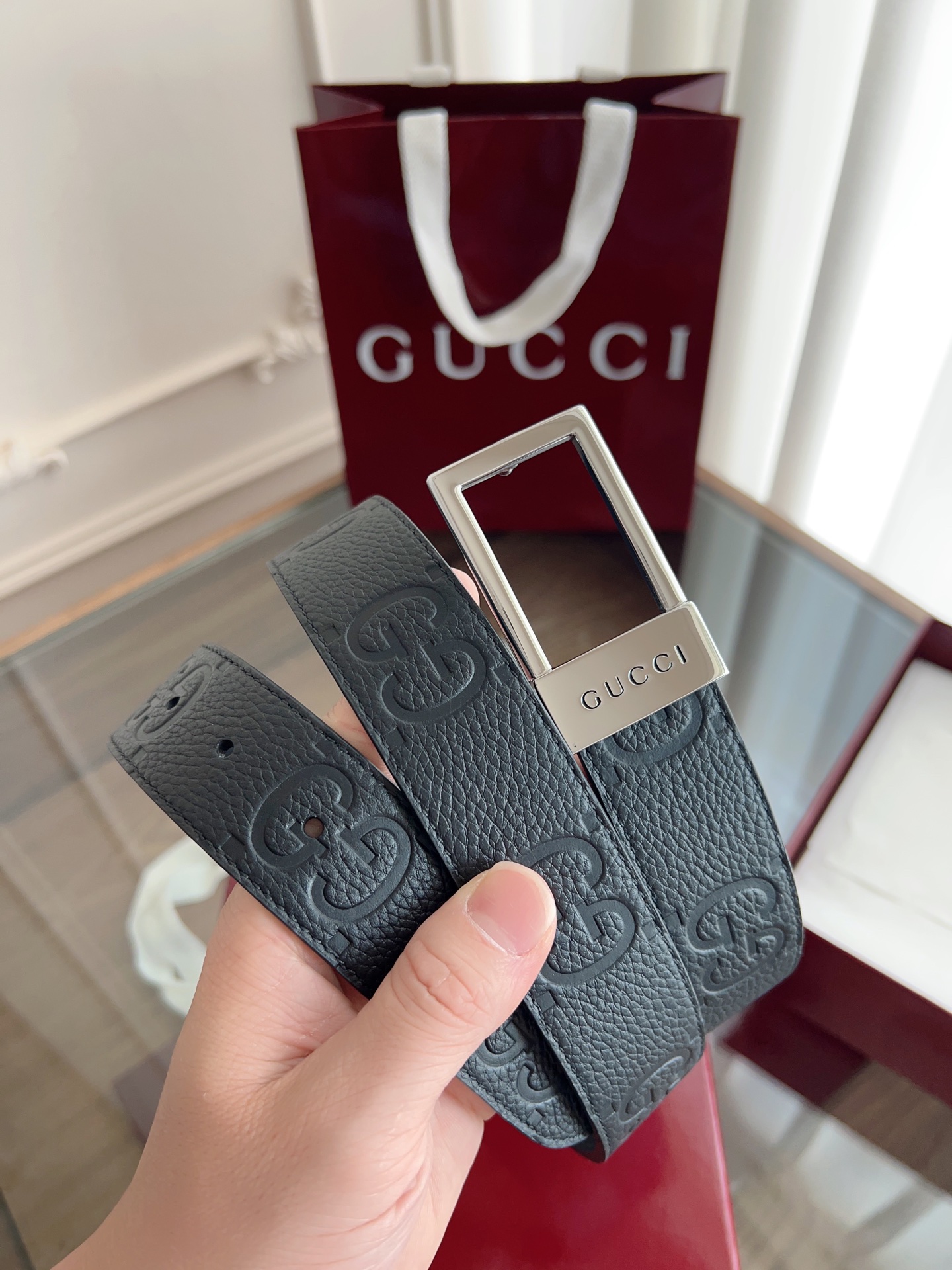  绝美gucci 方扣男士新款腰帶 專櫃同步 寬3.5厘米 帶身经典压花-拼進口硅胶底黑色 精緻真空電鍍