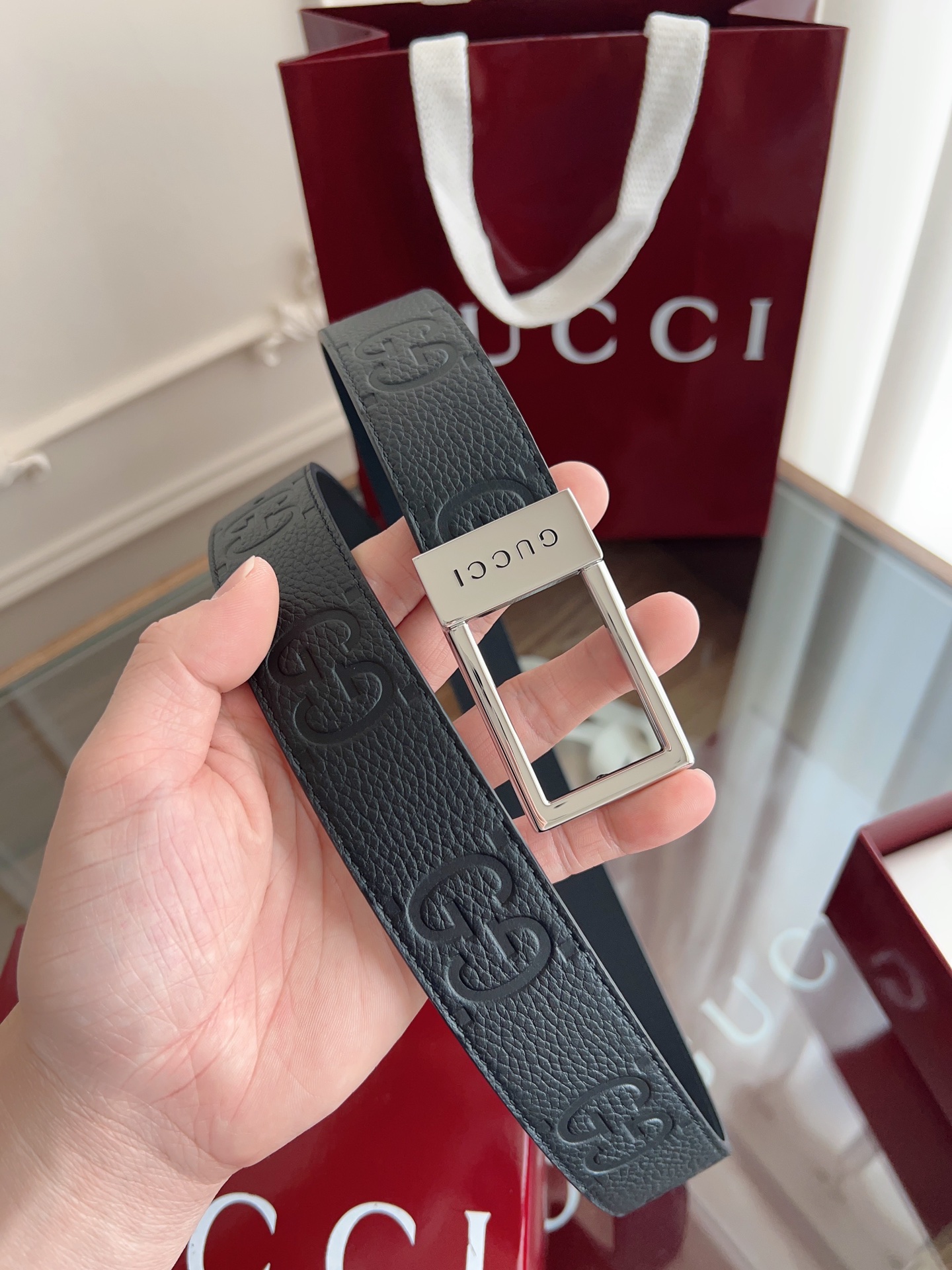  绝美gucci 方扣男士新款腰帶 專櫃同步 寬3.5厘米 帶身经典压花-拼進口硅胶底黑色 精緻真空電鍍