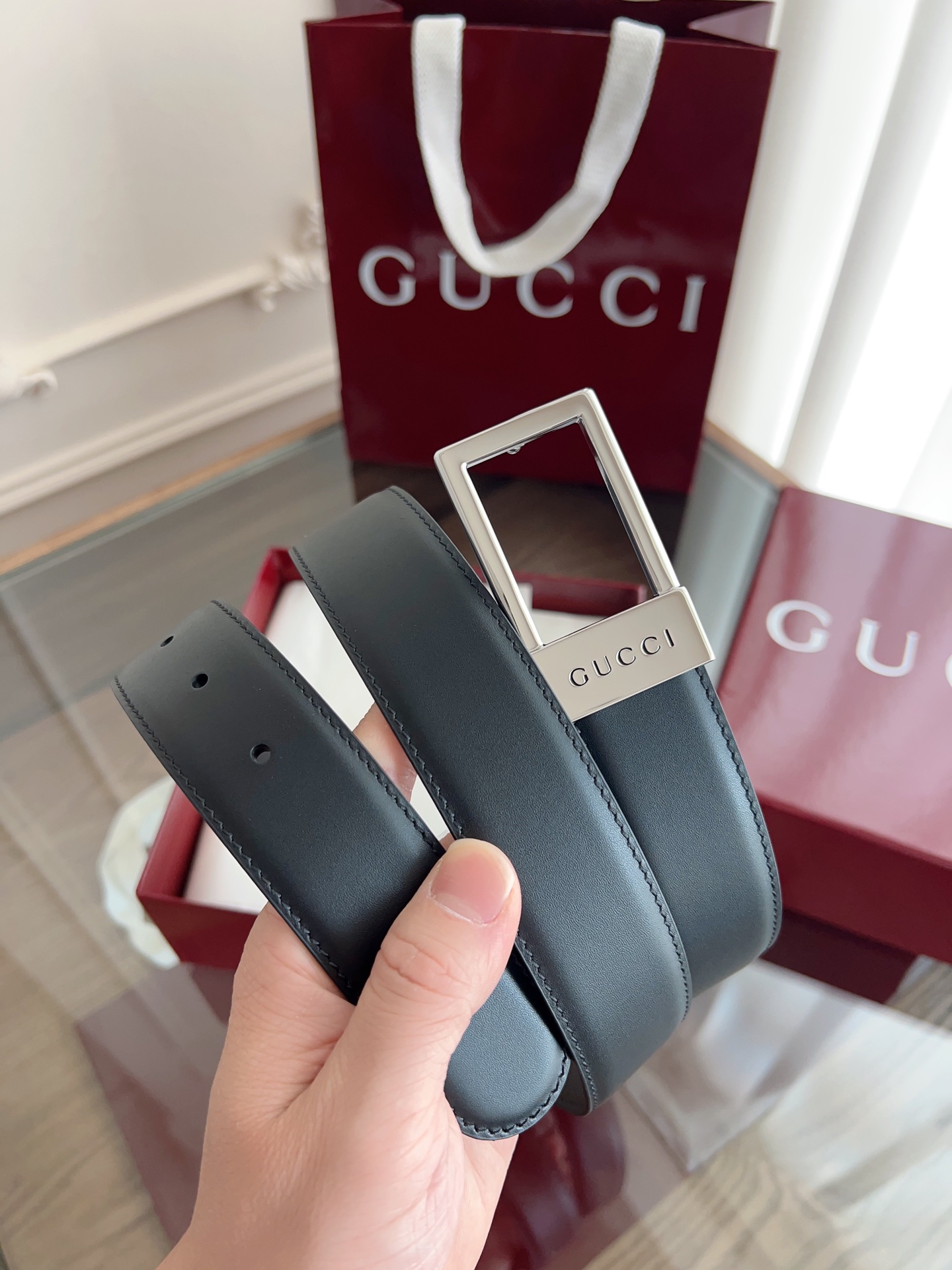  绝美gucci 方扣男士新款腰帶 專櫃同步 寬3.5厘米 帶身头层小牛皮 精緻真空電鍍雙G鋼扣 雙面可