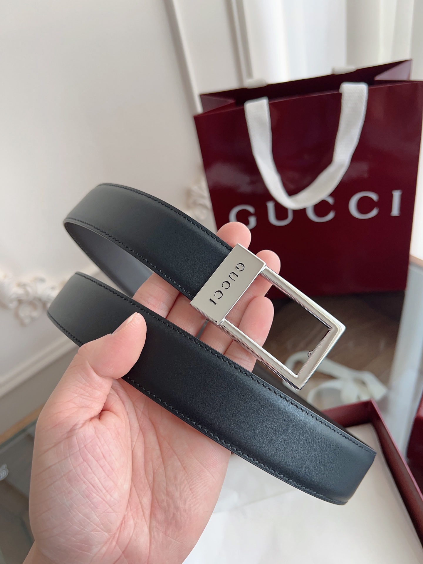  绝美gucci 方扣男士新款腰帶 專櫃同步 寬3.5厘米 帶身头层小牛皮 精緻真空電鍍雙G鋼扣 雙面可