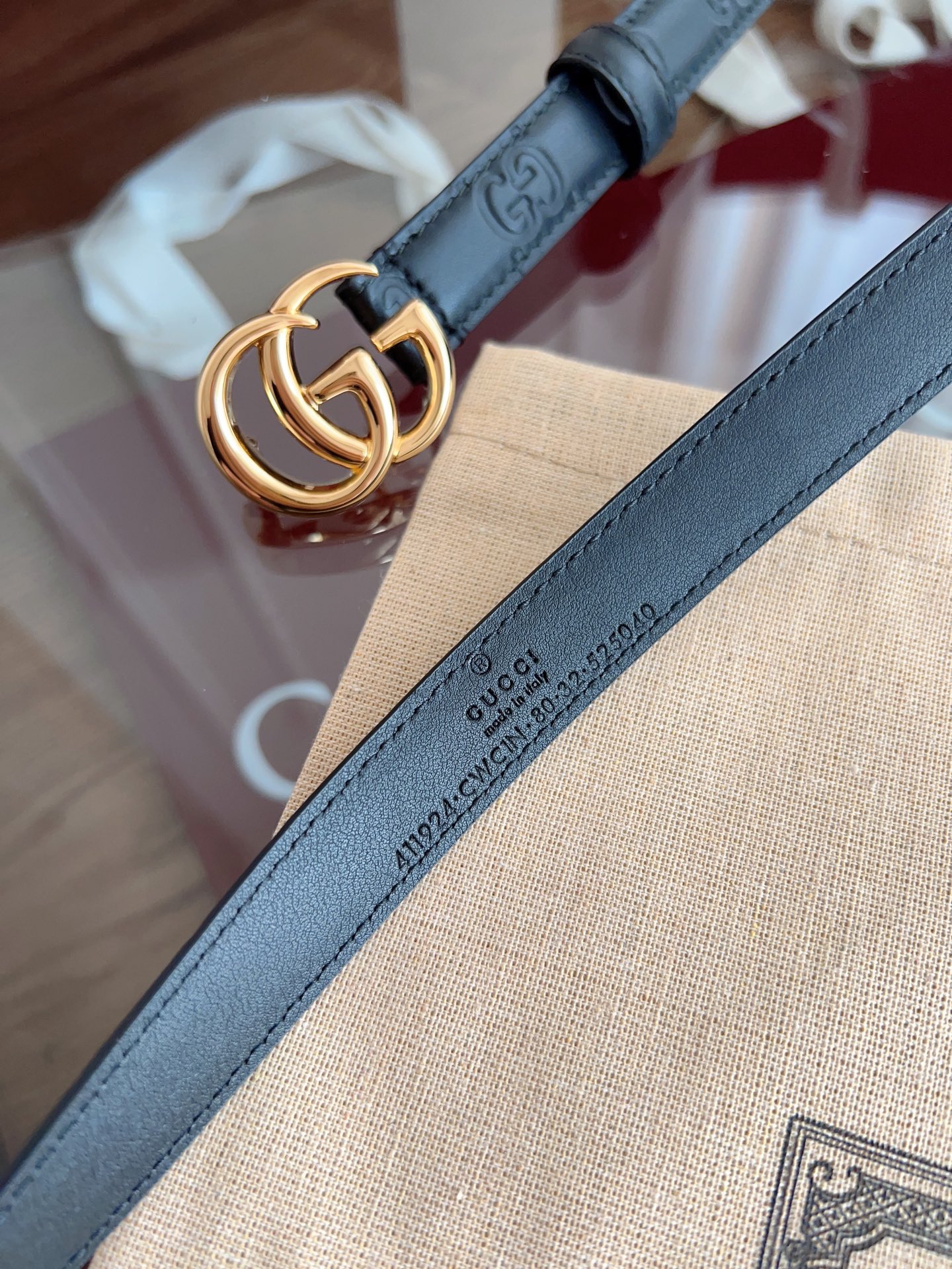  GUCCI 表面头层小牛皮 宽度2.0cm 专柜新版logo横标，原版进口南非皮底，精品双G铜扣  高