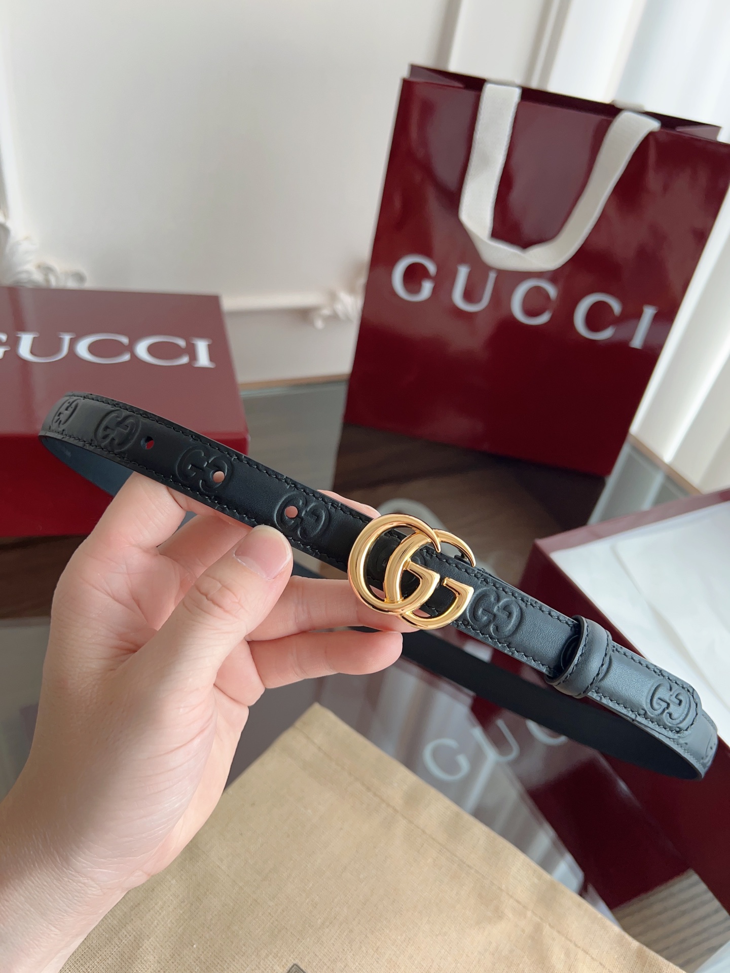  GUCCI 表面头层小牛皮 宽度2.0cm 专柜新版logo横标，原版进口南非皮底，精品双G铜扣  高