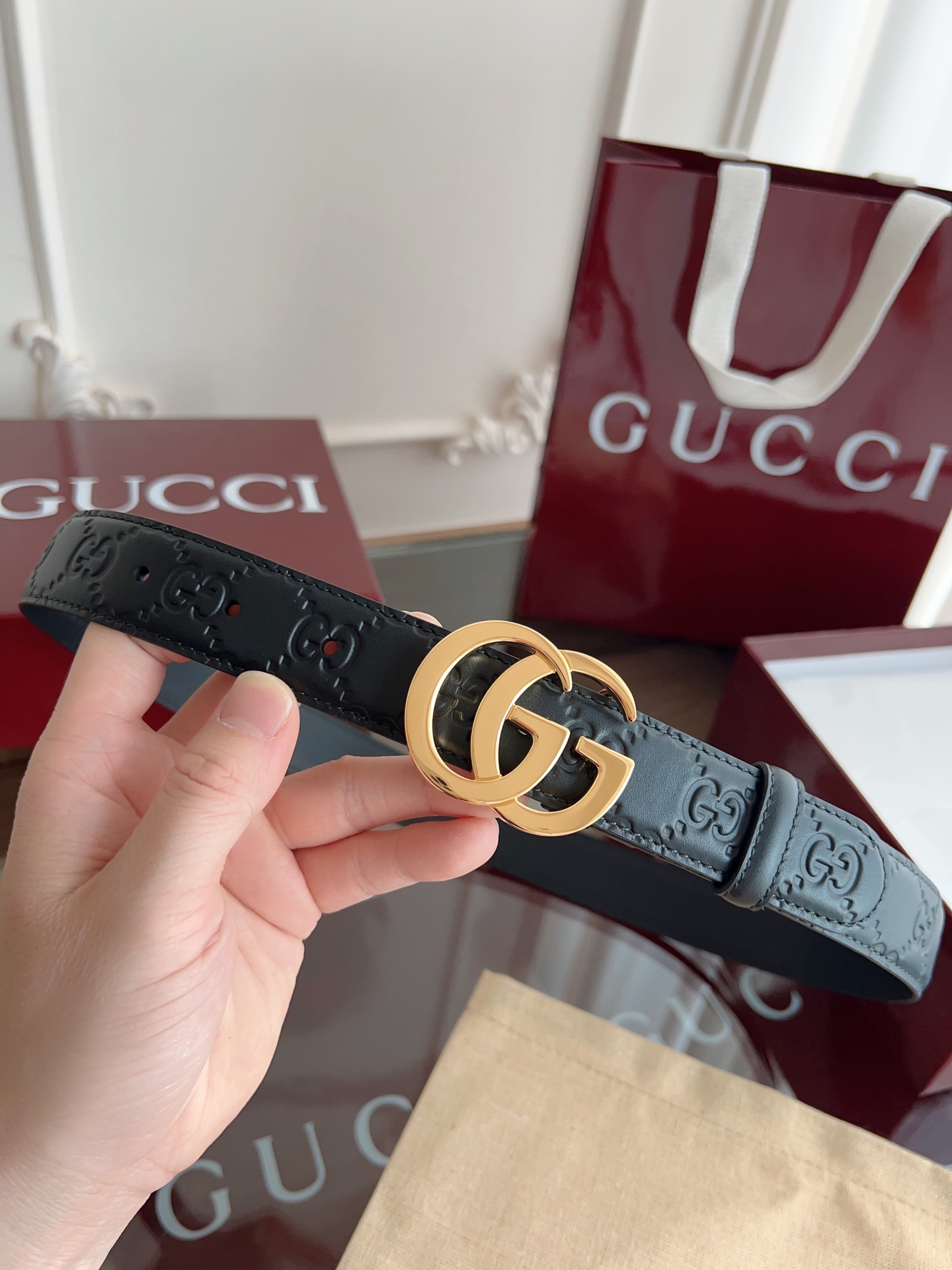  GUCCI 表面头层小牛皮 宽度3.0cm 专柜新版logo横标，原版进口南非皮底，精品双G铜扣  高