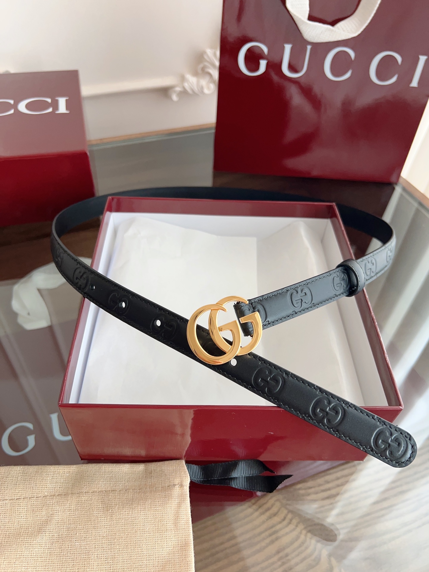  GUCCI 表面头层小牛皮 宽度2.0cm 专柜新版logo横标，原版进口南非皮底，精品双G铜扣  高