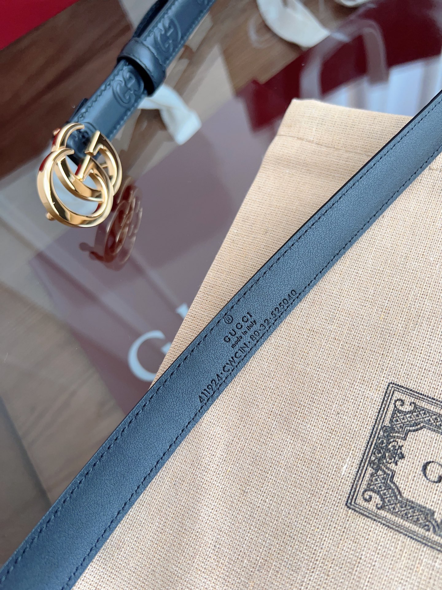  GUCCI 表面头层小牛皮 宽度2.0cm 专柜新版logo横标，原版进口南非皮底，精品双G铜扣  高