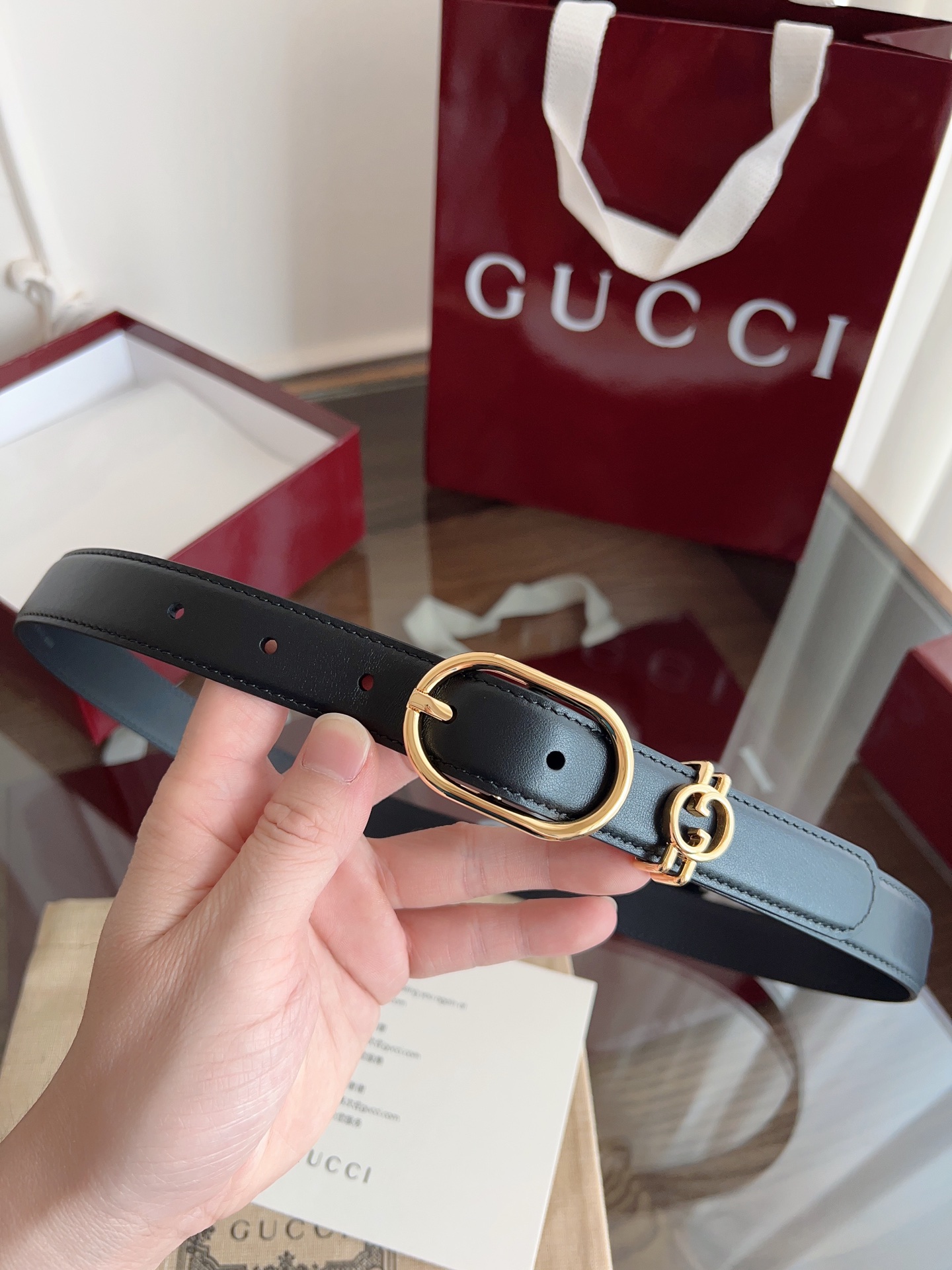 GUCCI 表面头层小牛皮 宽度2.5cm 专柜新版logo横标，原版进口南非皮底，精品针铜扣  高端品质，不惧对比。P160