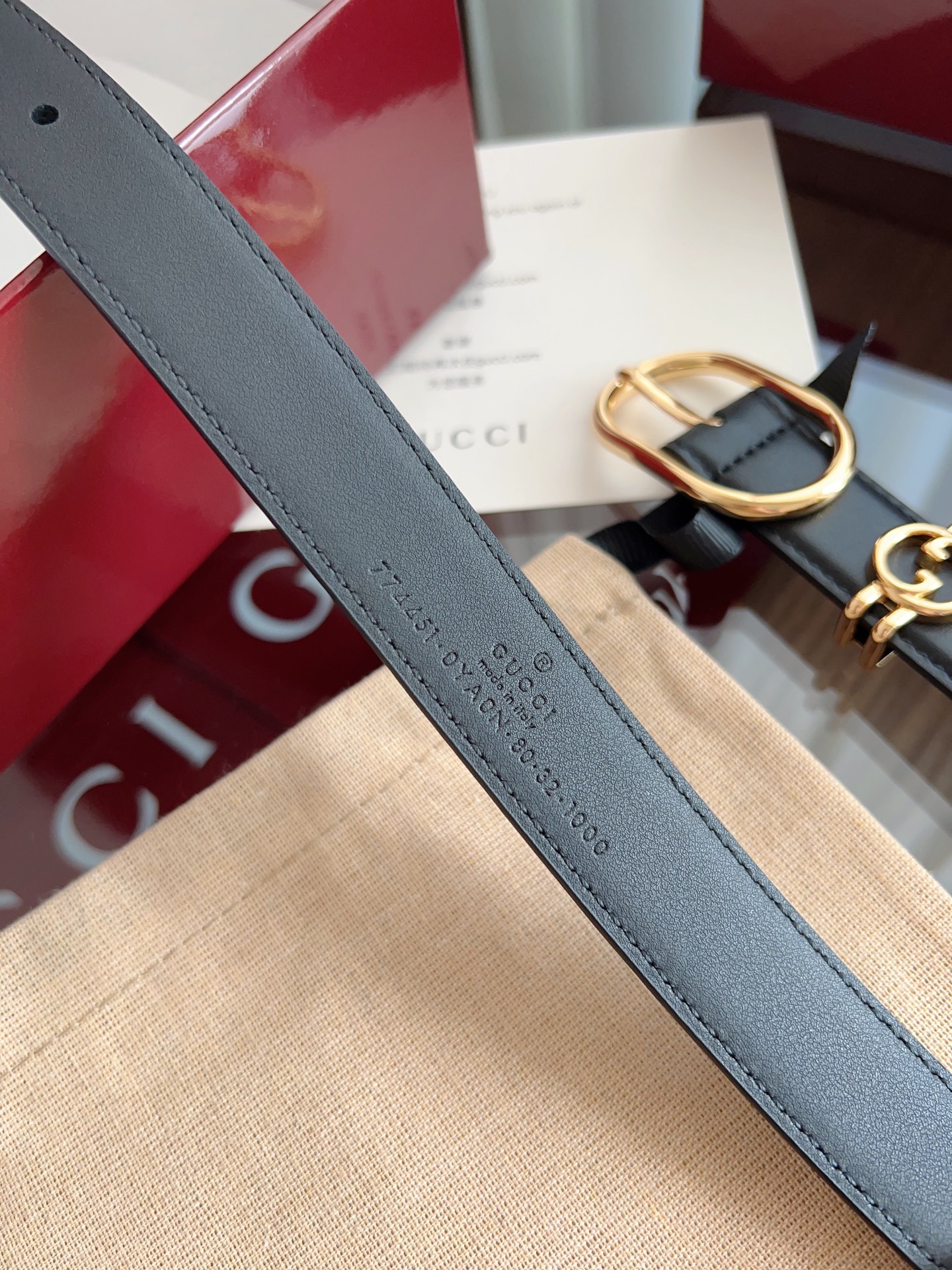 GUCCI 表面头层小牛皮 宽度2.5cm 专柜新版logo横标，原版进口南非皮底，精品针铜扣  高端品质，不惧对比。P160