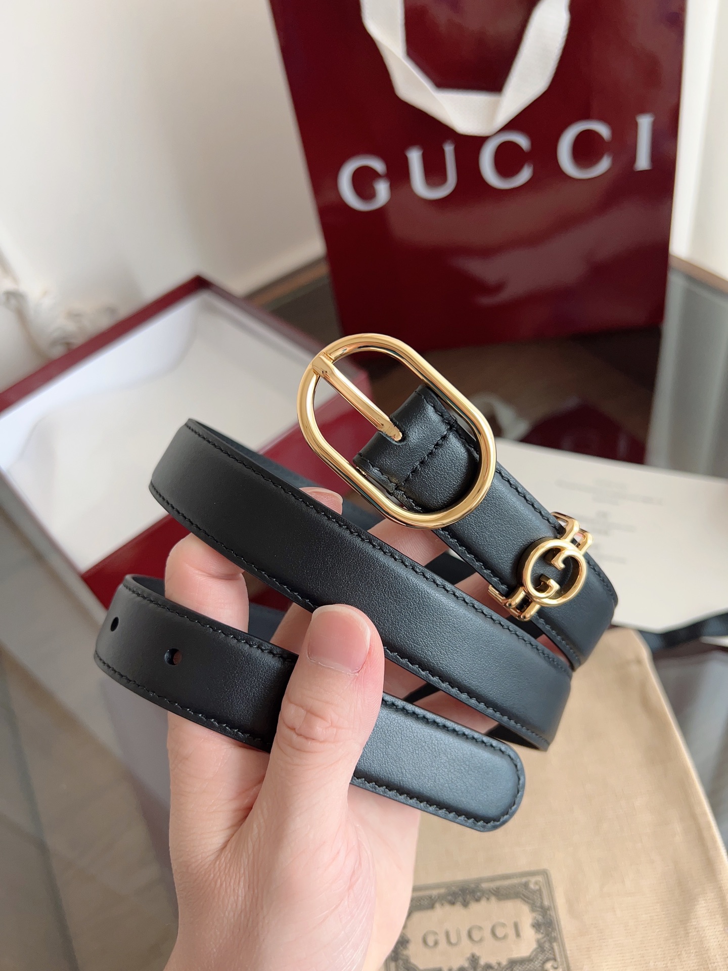 GUCCI 表面头层小牛皮 宽度2.5cm 专柜新版logo横标，原版进口南非皮底，精品针铜扣  高端品质，不惧对比。P160