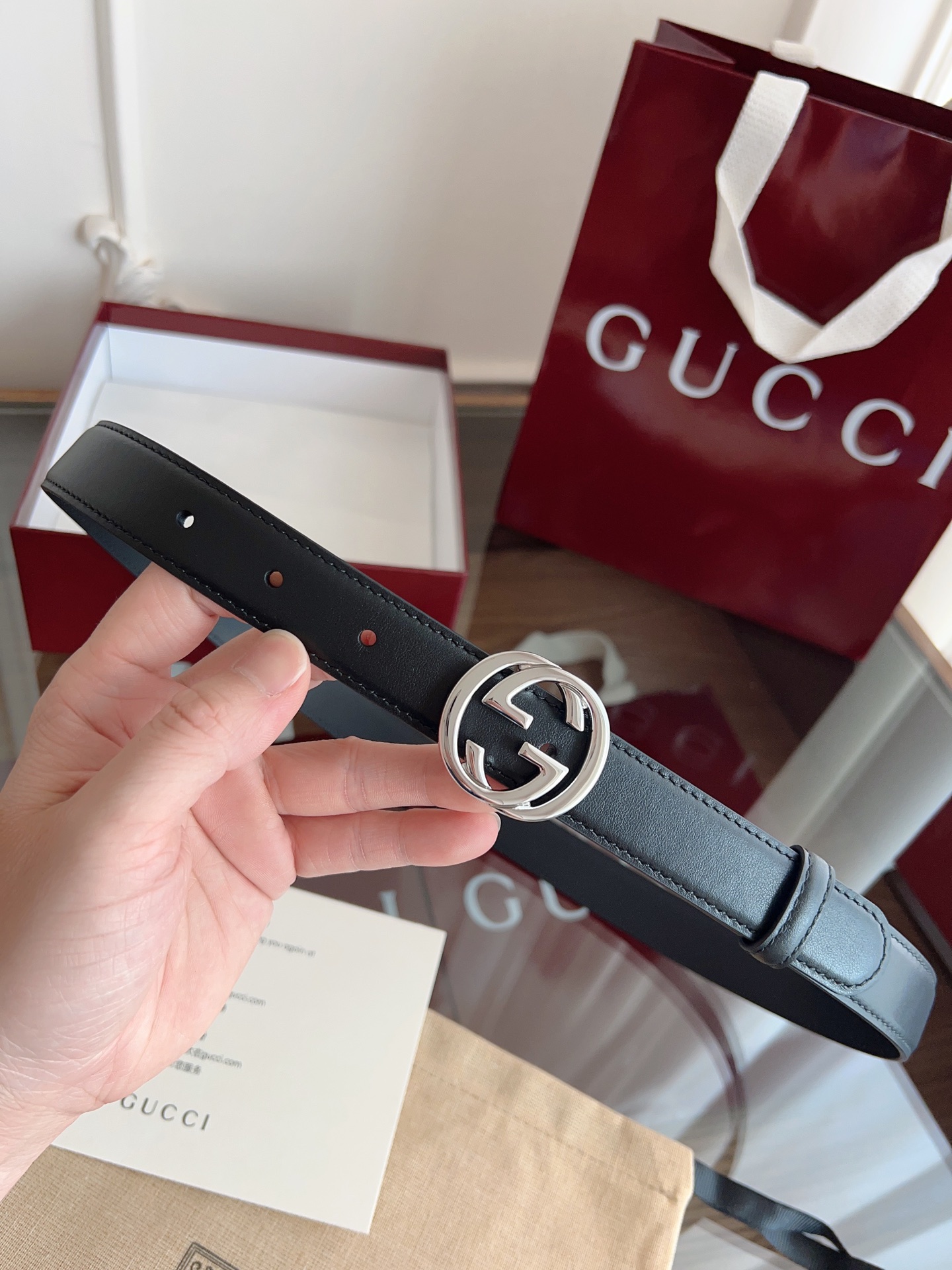 GUCCI 表面头层小牛皮 宽度2.5cm 专柜新版logo横标，原版进口南非皮底，精品针铜扣  高端品质，不惧对比。P160