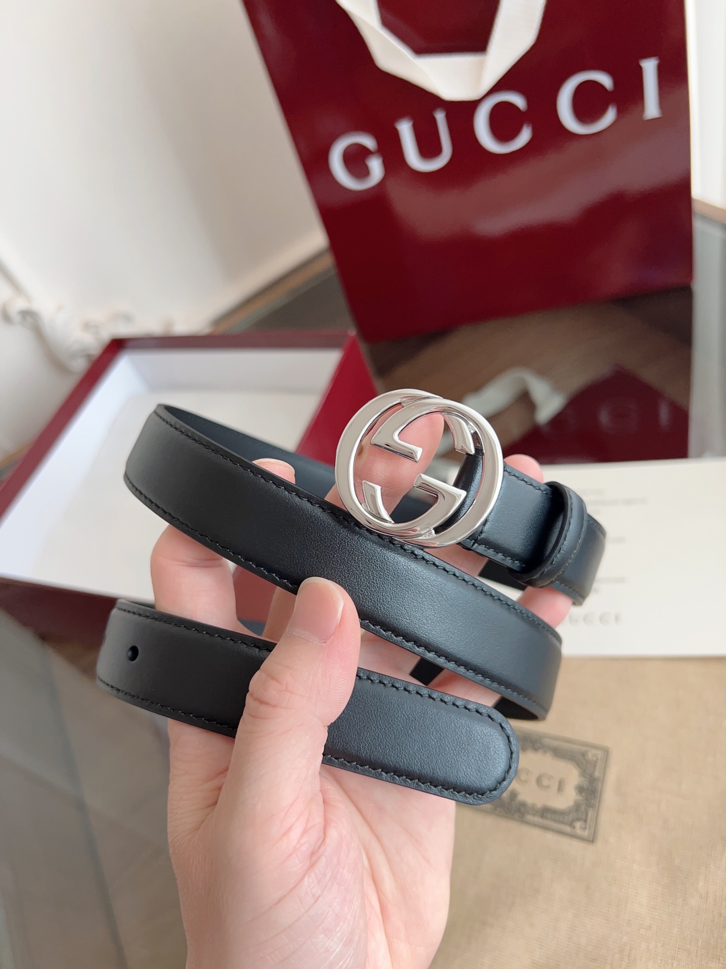 GUCCI 表面头层小牛皮 宽度2.5cm 专柜新版logo横标，原版进口南非皮底，精品针铜扣  高端品质，不惧对比。P160
