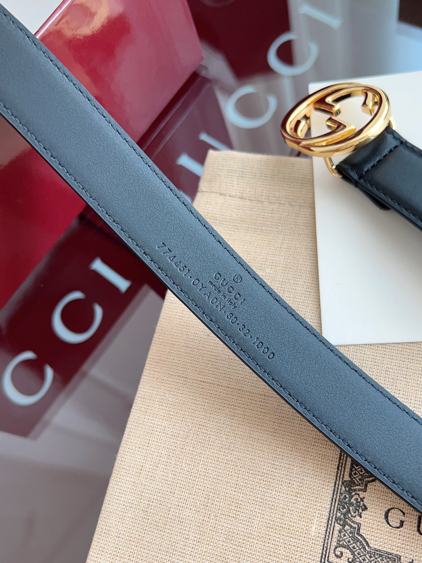 GUCCI 表面头层小牛皮 宽度2.5cm 专柜新版logo横标，原版进口南非皮底，精品针铜扣  高端品质，不惧对比。P160