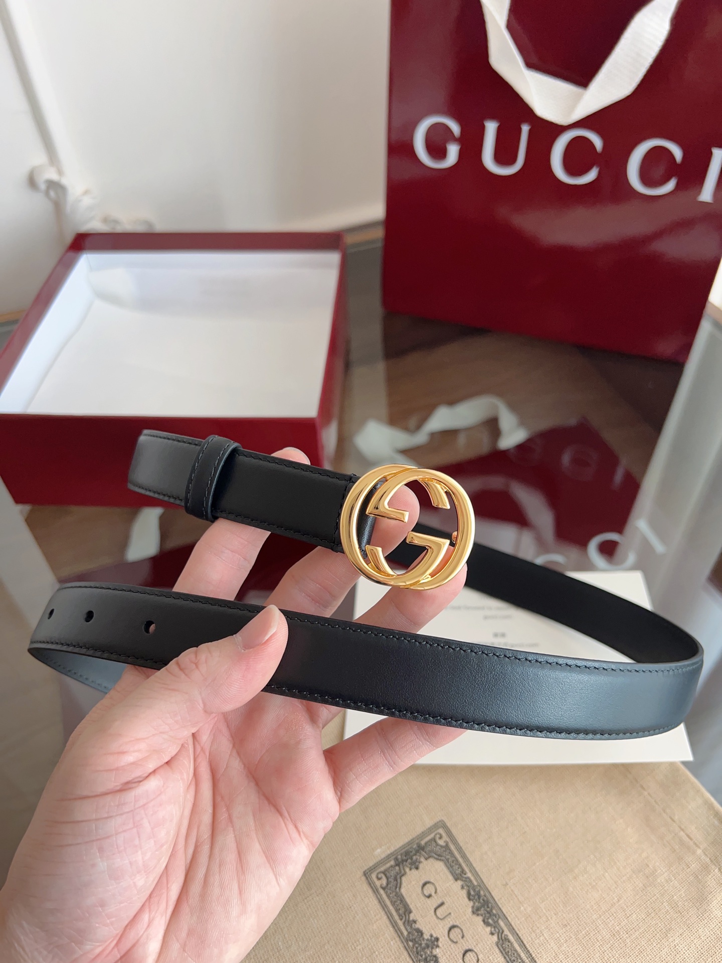 GUCCI 表面头层小牛皮 宽度2.5cm 专柜新版logo横标，原版进口南非皮底，精品针铜扣  高端品质，不惧对比。P160