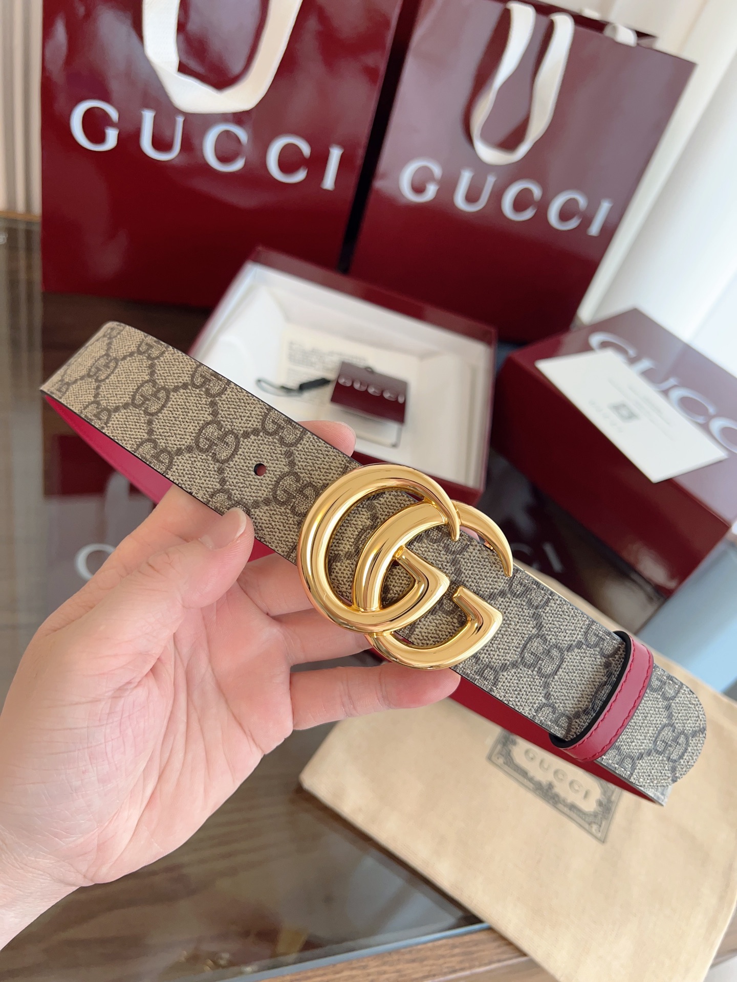  Gucci 2025最新专柜系列安哥拉红 款号  92TIN 9257 双面进口原厂防水PVC材质 比