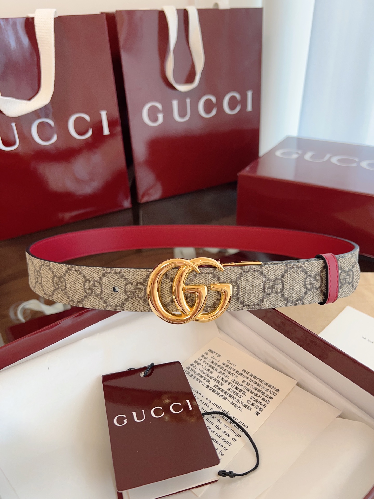  Gucci 2025最新专柜系列安哥拉红 款号  92TIN 9257 双面进口原厂防水PVC材质 比