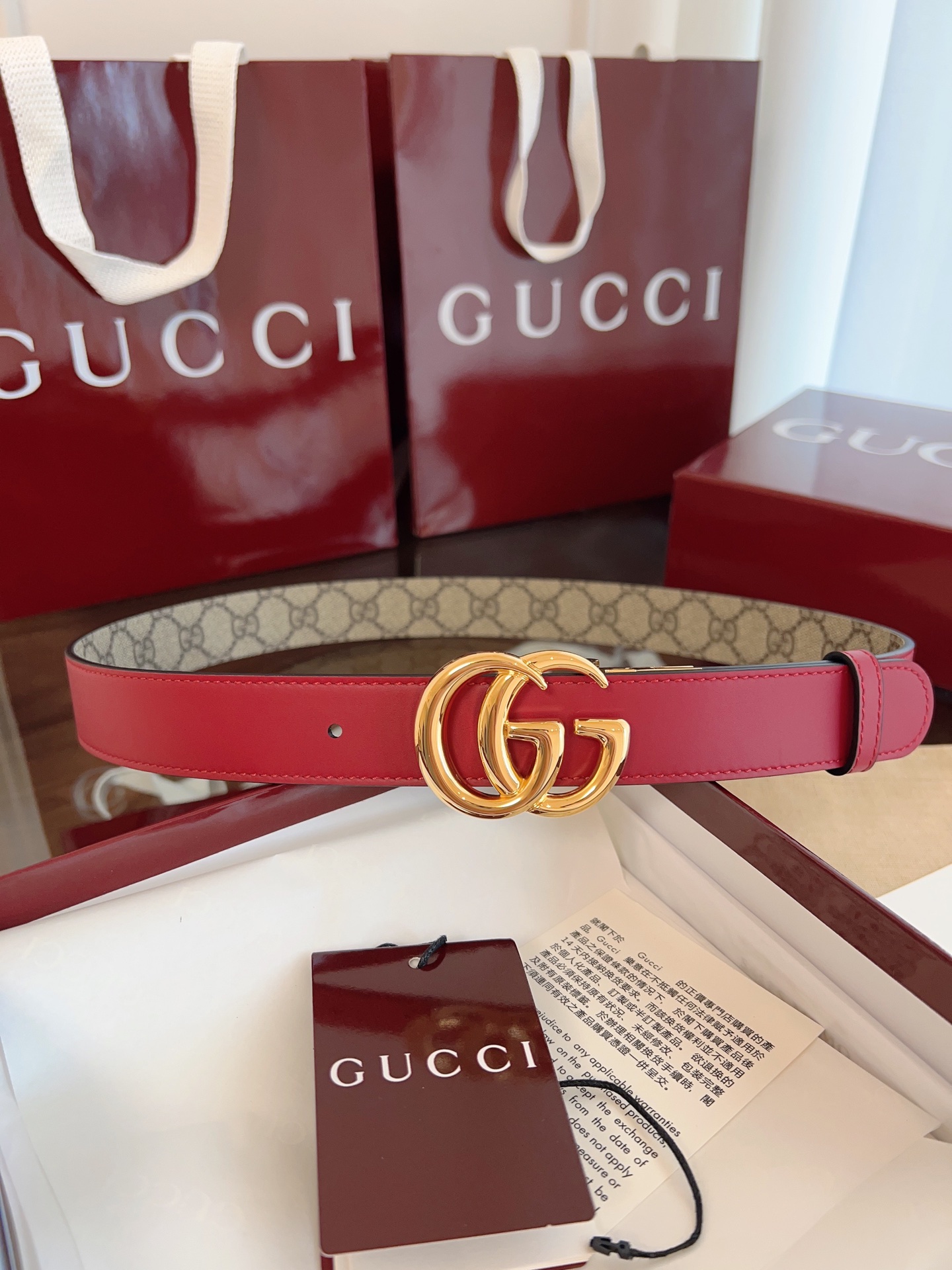  Gucci 2025最新专柜系列安哥拉红 款号  92TIN 9257 双面进口原厂防水PVC材质 比