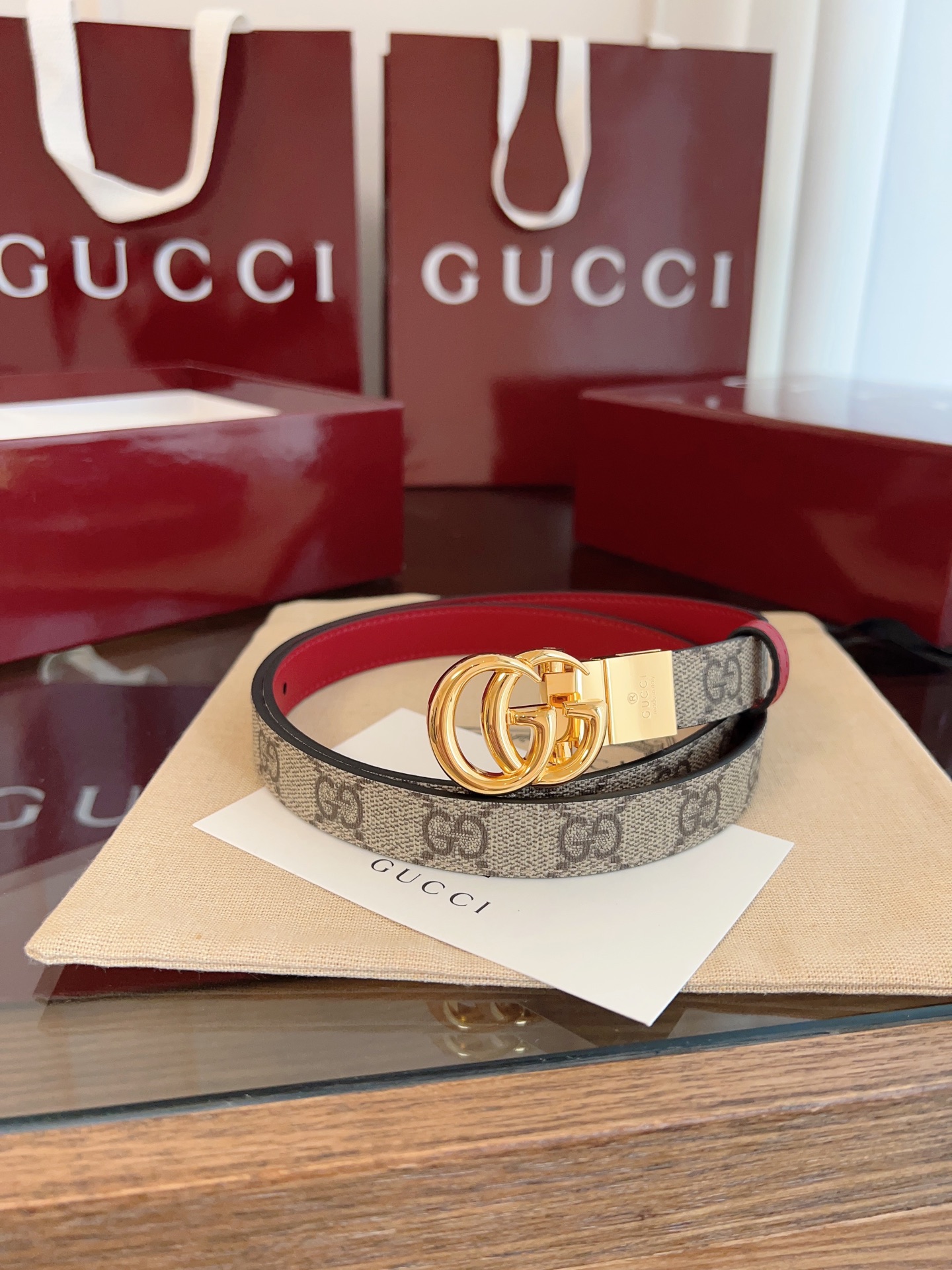  Gucci 2025最新专柜系列安哥拉红 款号  92TIN 9257 双面进口原厂防水PVC材质 比