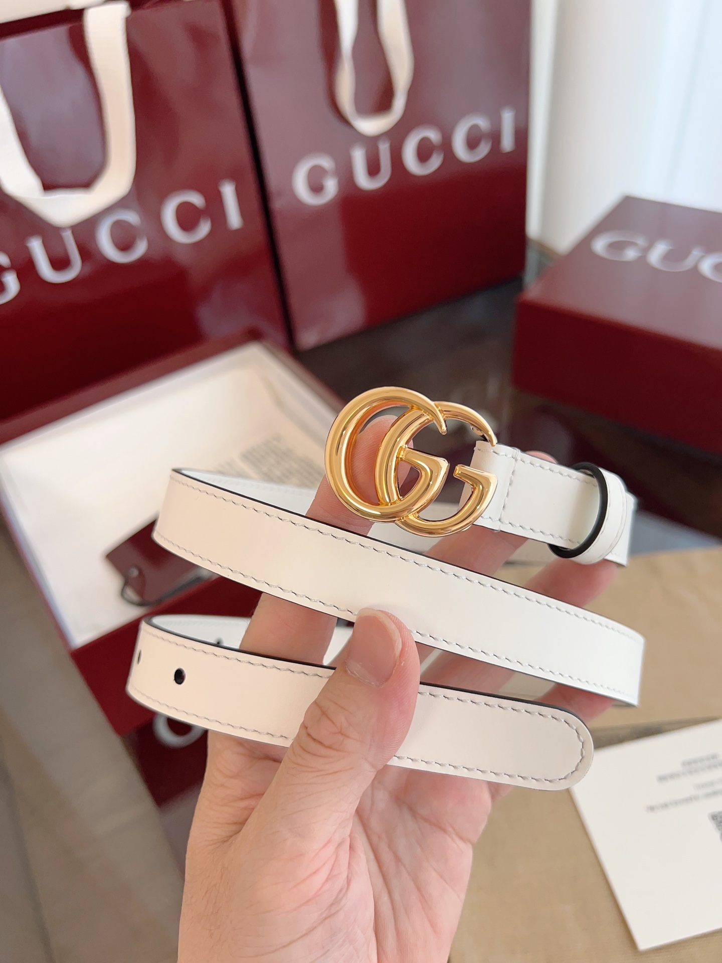  GUCCI 表面头层小牛皮 宽度2.0cm 专柜新版logo横标，原版进口南非皮底，精品双G铜扣  高