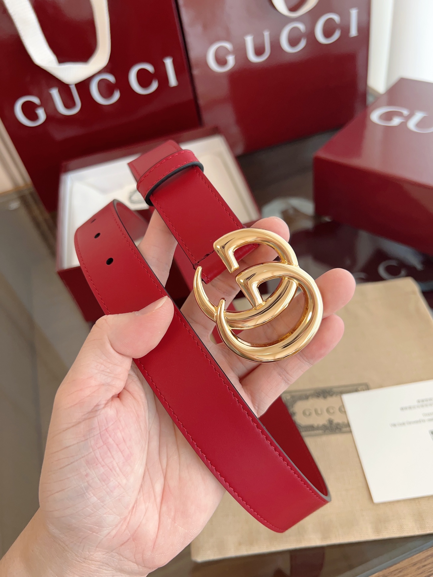  GUCCI 表面头层小牛皮 宽度3.0cm 专柜新版logo横标，原版进口南非皮底，精品双G铜扣  高