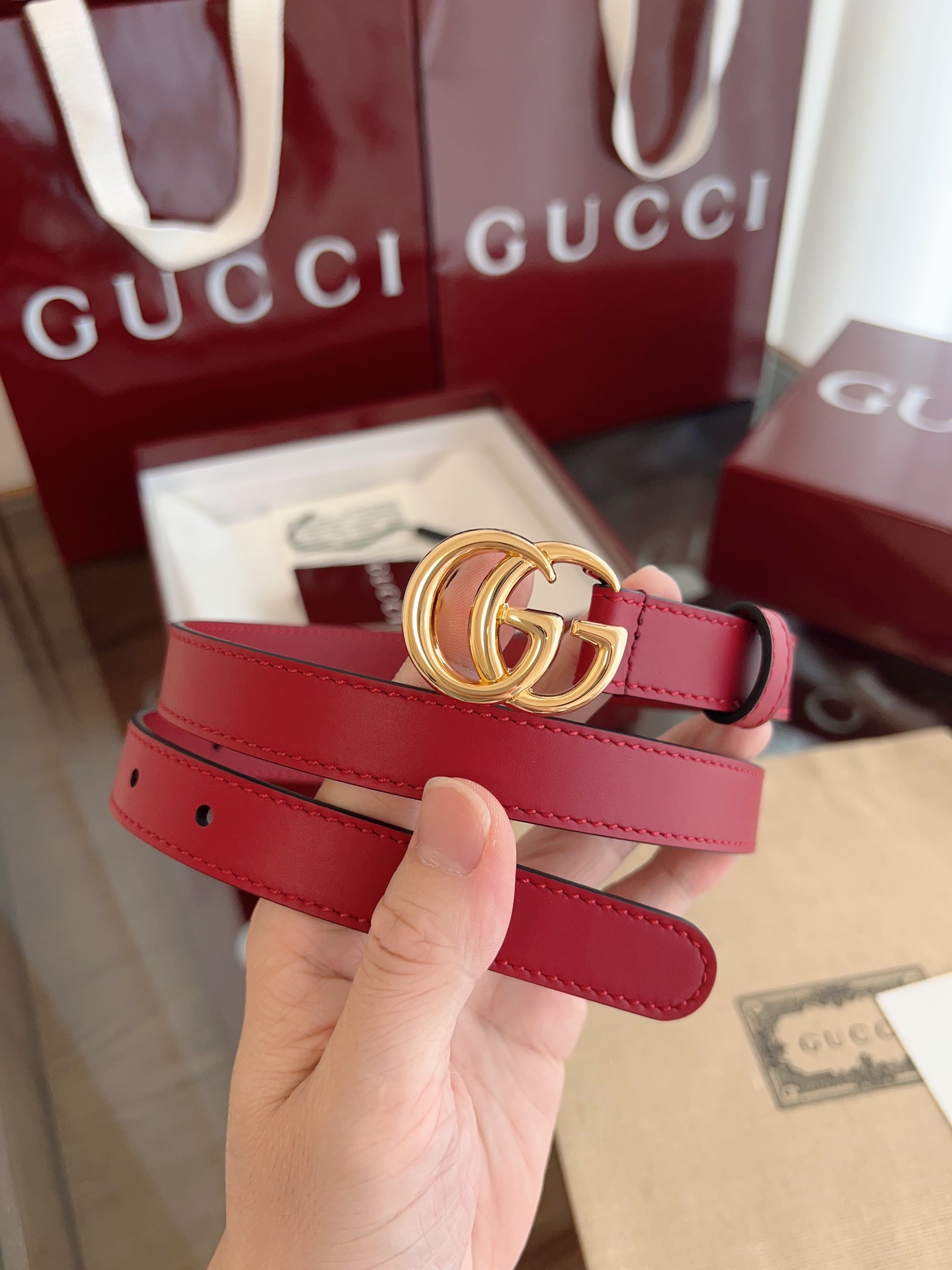  GUCCI 表面头层小牛皮 宽度2.0cm 专柜新版logo横标，原版进口南非皮底，精品双G铜扣  高