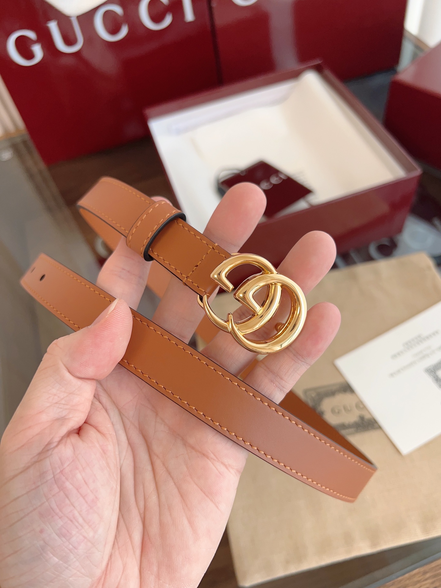  GUCCI 表面头层小牛皮 宽度2.0cm 专柜新版logo横标，原版进口南非皮底，精品双G铜扣  高