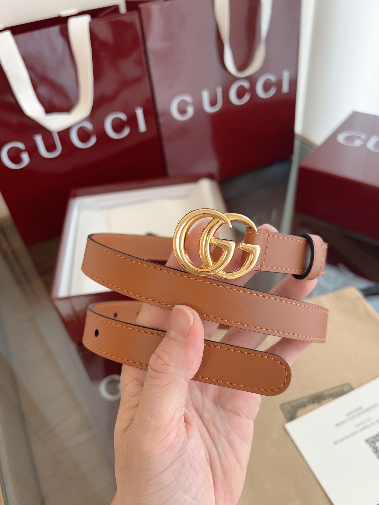  GUCCI 表面头层小牛皮 宽度2.0cm 专柜新版logo横标，原版进口南非皮底，精品双G铜扣  高