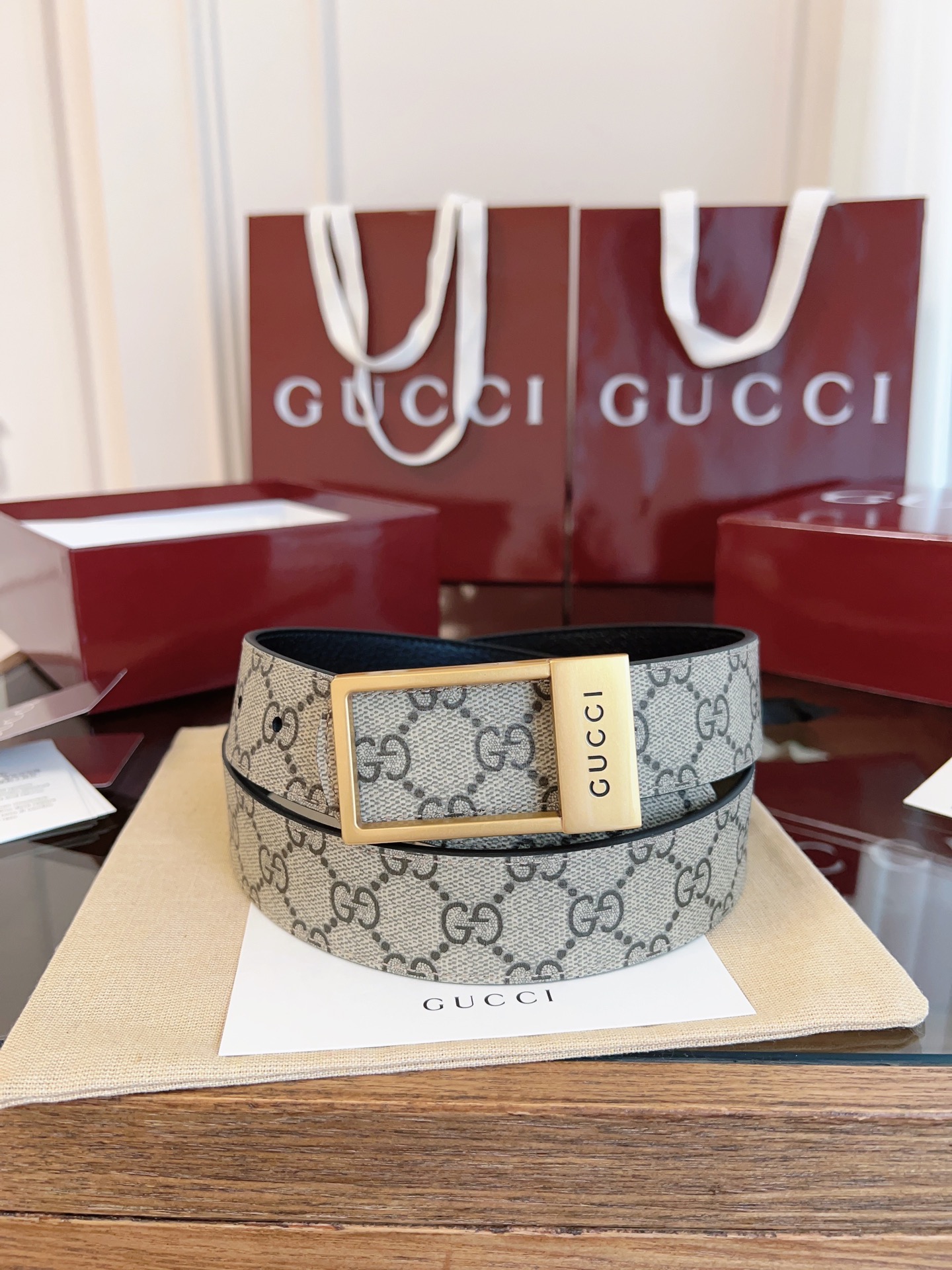  绝美gucci 方扣男士新款腰帶 專櫃同步 寬3.5厘米 帶身帆布杏老花-拼進口猪皮紋黑色 精緻真空電
