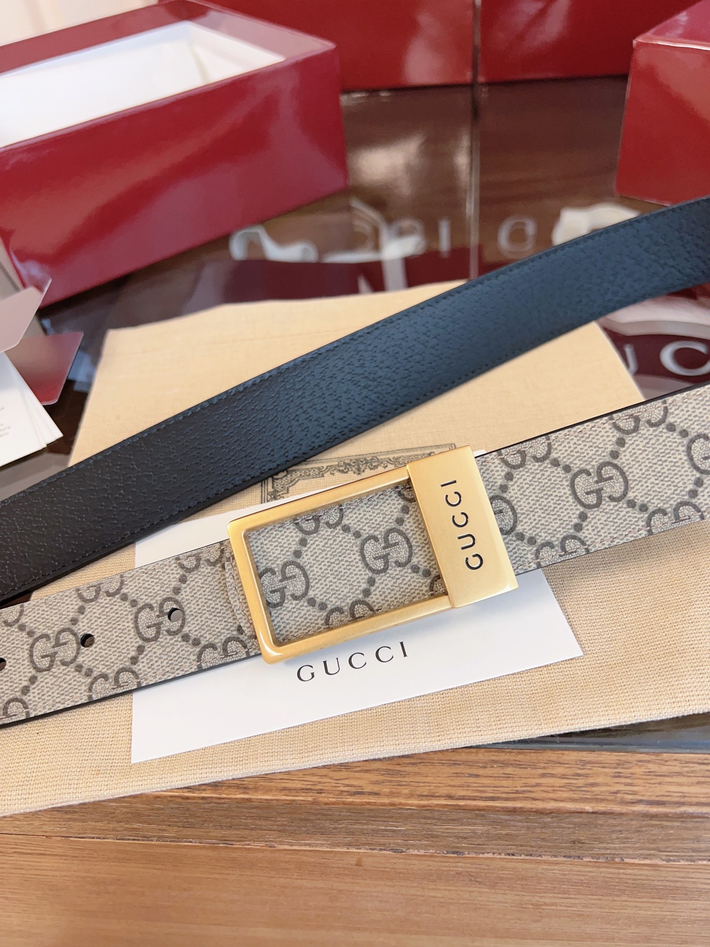  绝美gucci 方扣男士新款腰帶 專櫃同步 寬3.5厘米 帶身帆布杏老花-拼進口猪皮紋黑色 精緻真空電