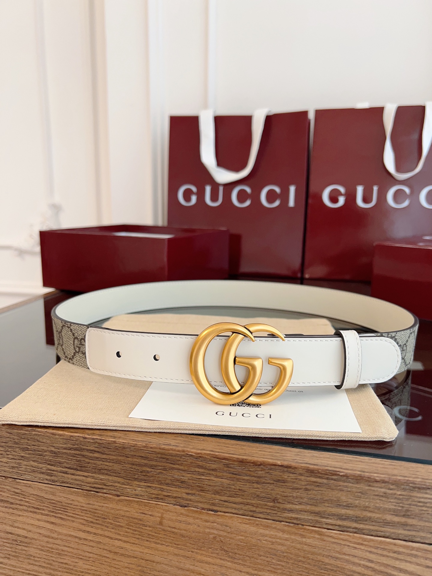 今年最时尚拼接系列 Gucci小牛皮拼接GG Supreme 老花帆布，对版3孔调节，横标logo编号:409417·92TLC 宽3.0cm 复古GG扣 P160